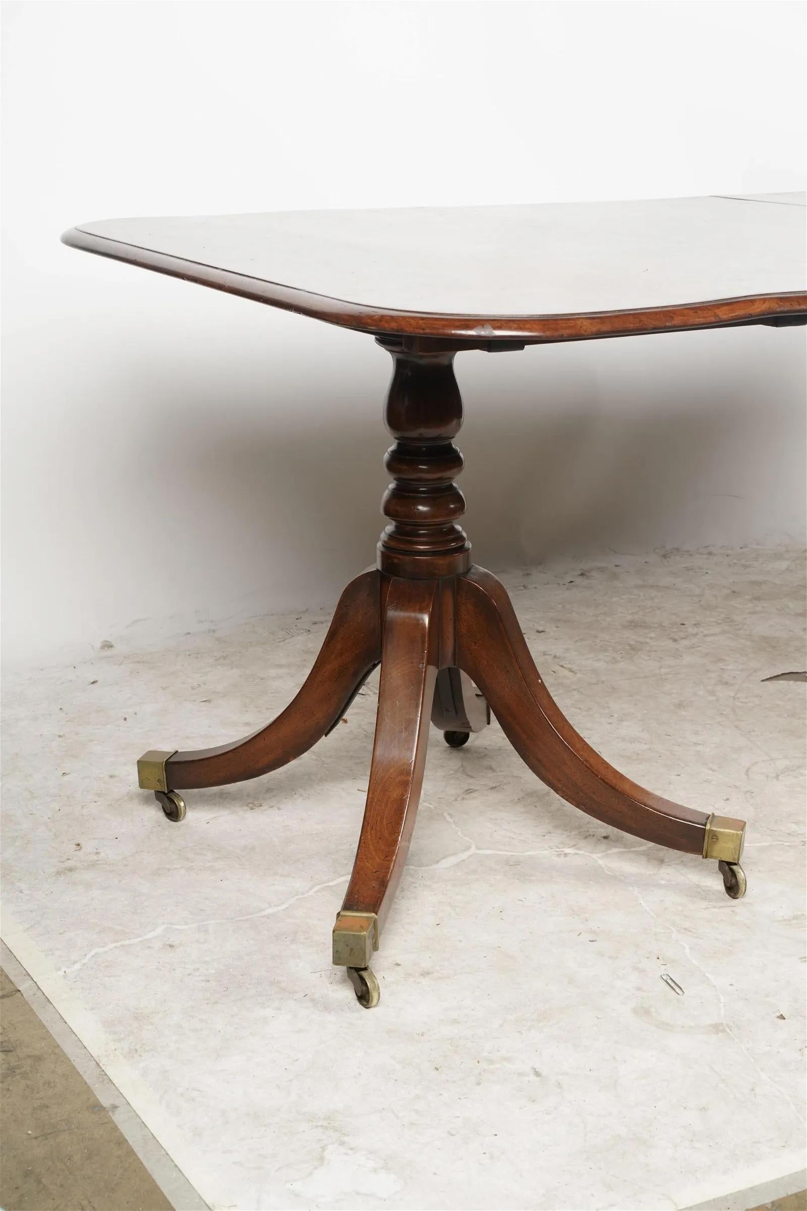 Antique English Regency Double Pedestal Mahogany Dining Table (AF1-094) In Good Condition For Sale In Los Angeles, CA