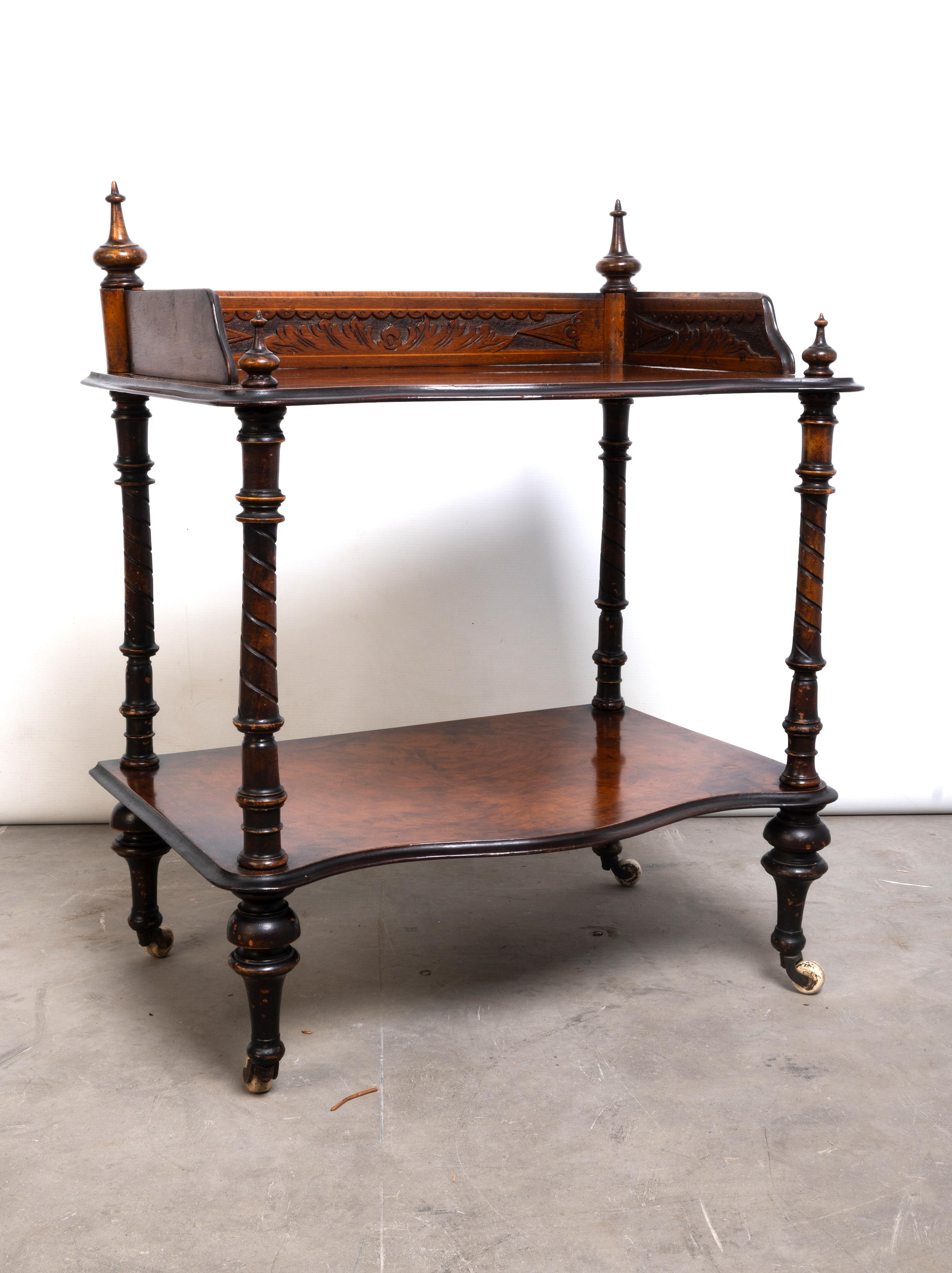 Antiguo expositor de nogal figurado de la Regencia inglesa C.1820 en venta 4
