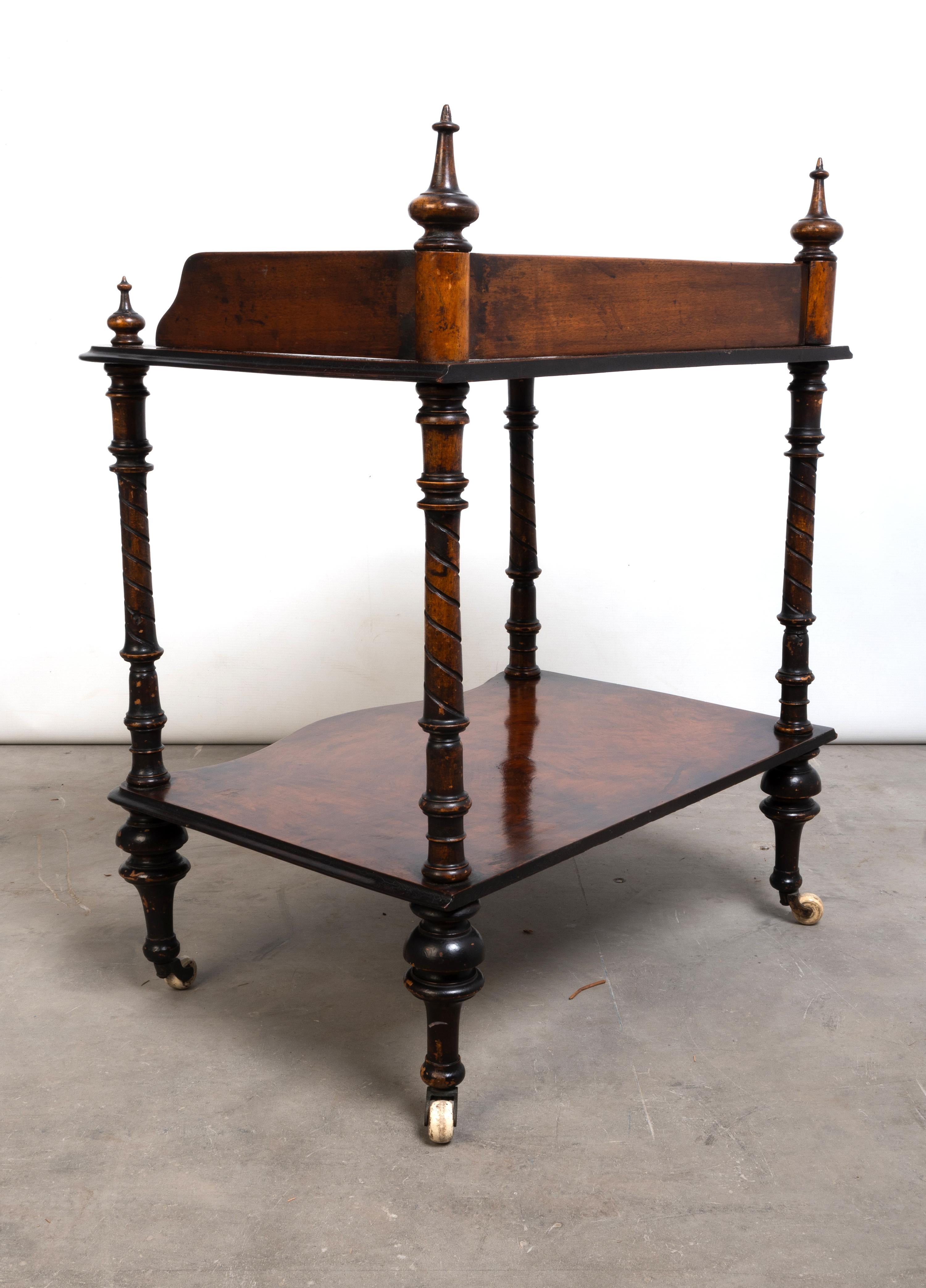 Antiguo expositor de nogal figurado de la Regencia inglesa C.1820 Nogal en venta