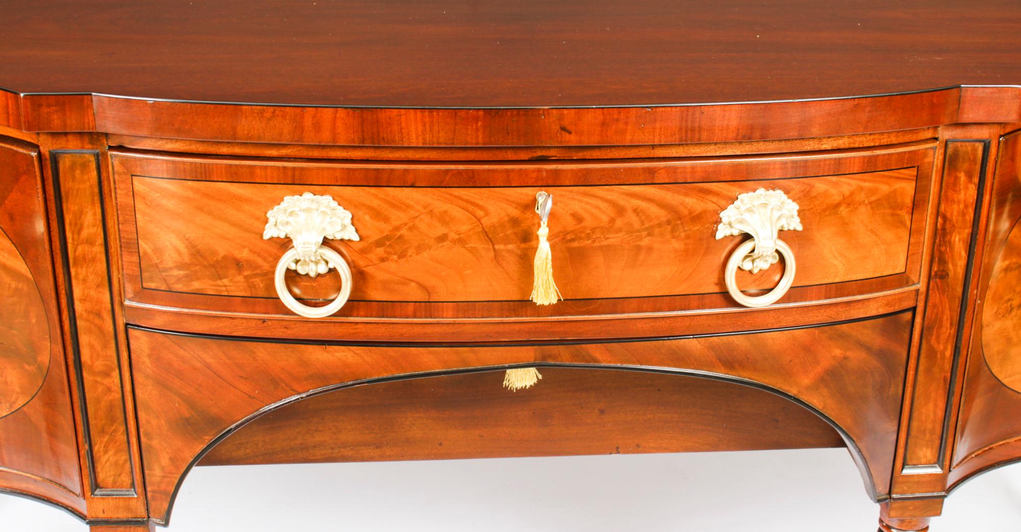 Antique English Regency Flame Mahogany Sideboard 19th Century For Sale 3