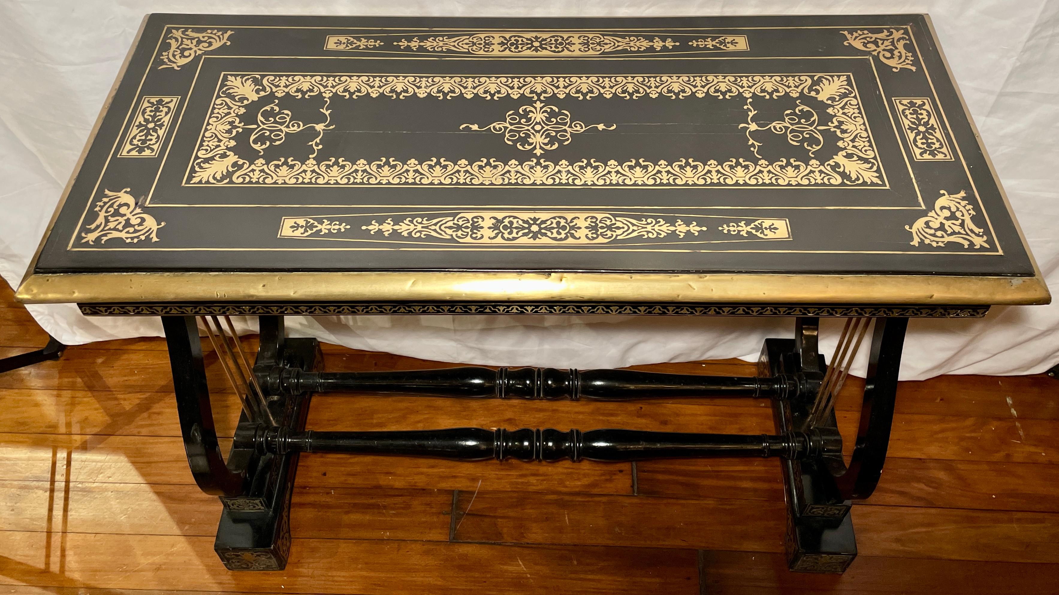Antique English Regency Inlaid Ebonized Wood Table, Circa 1890 In Good Condition For Sale In New Orleans, LA