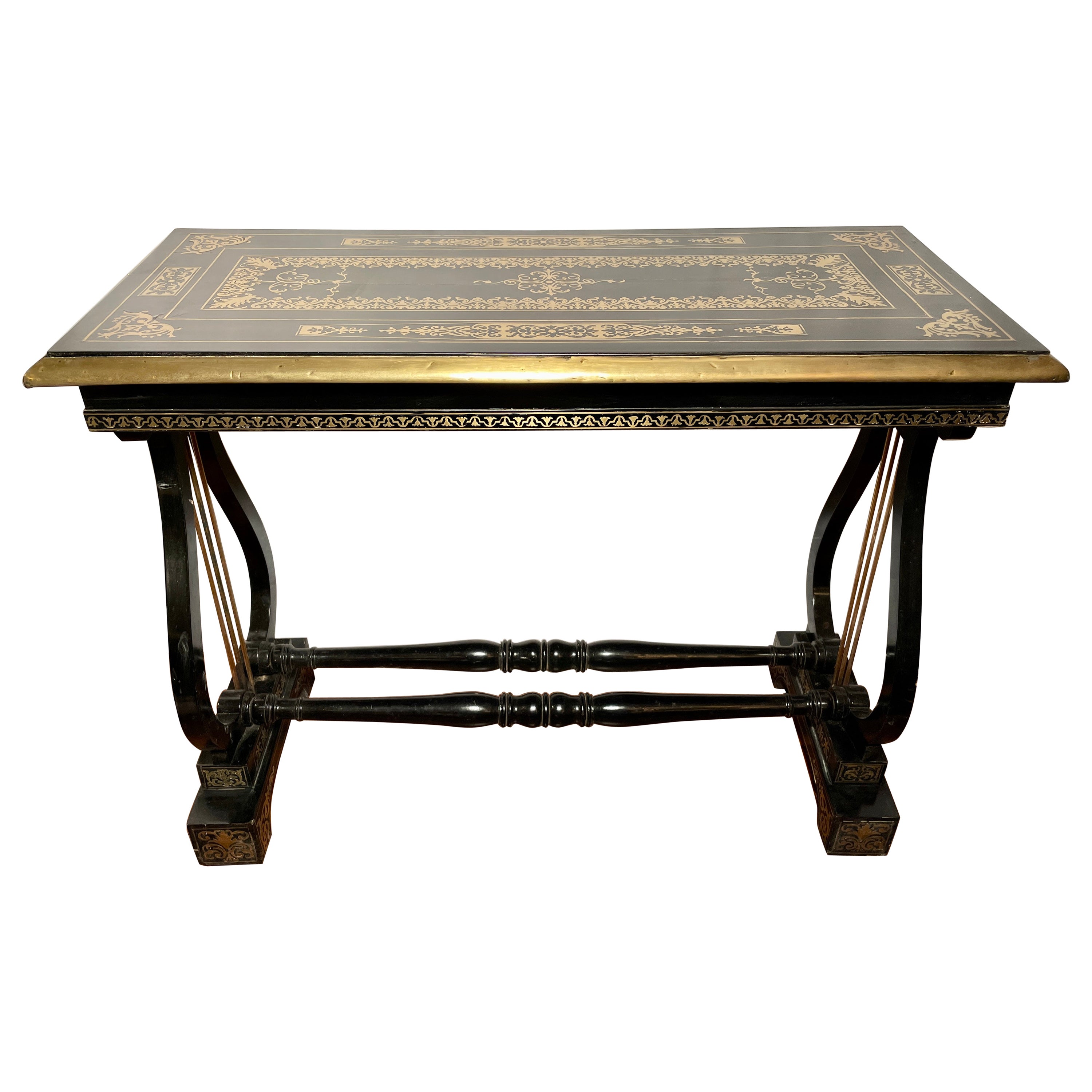 Antigua mesa inglesa de la Regencia con incrustaciones de madera ebonizada, circa 1890