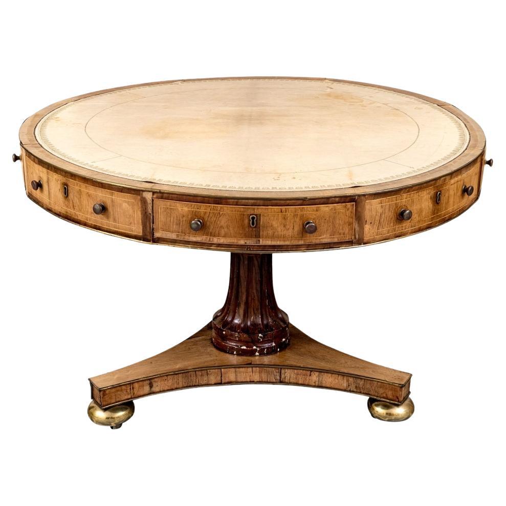 Antigua mesa de centro inglesa de la Regencia con tapa de cuero para restaurar en venta