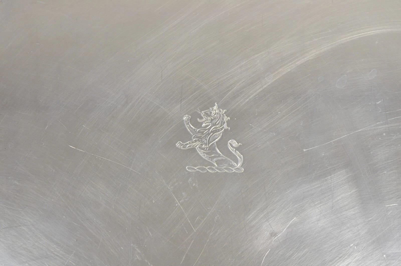 Antiguo León Inglés de la Regencia Grabado Bandeja de plata plateada para servir Chapado en plata en venta