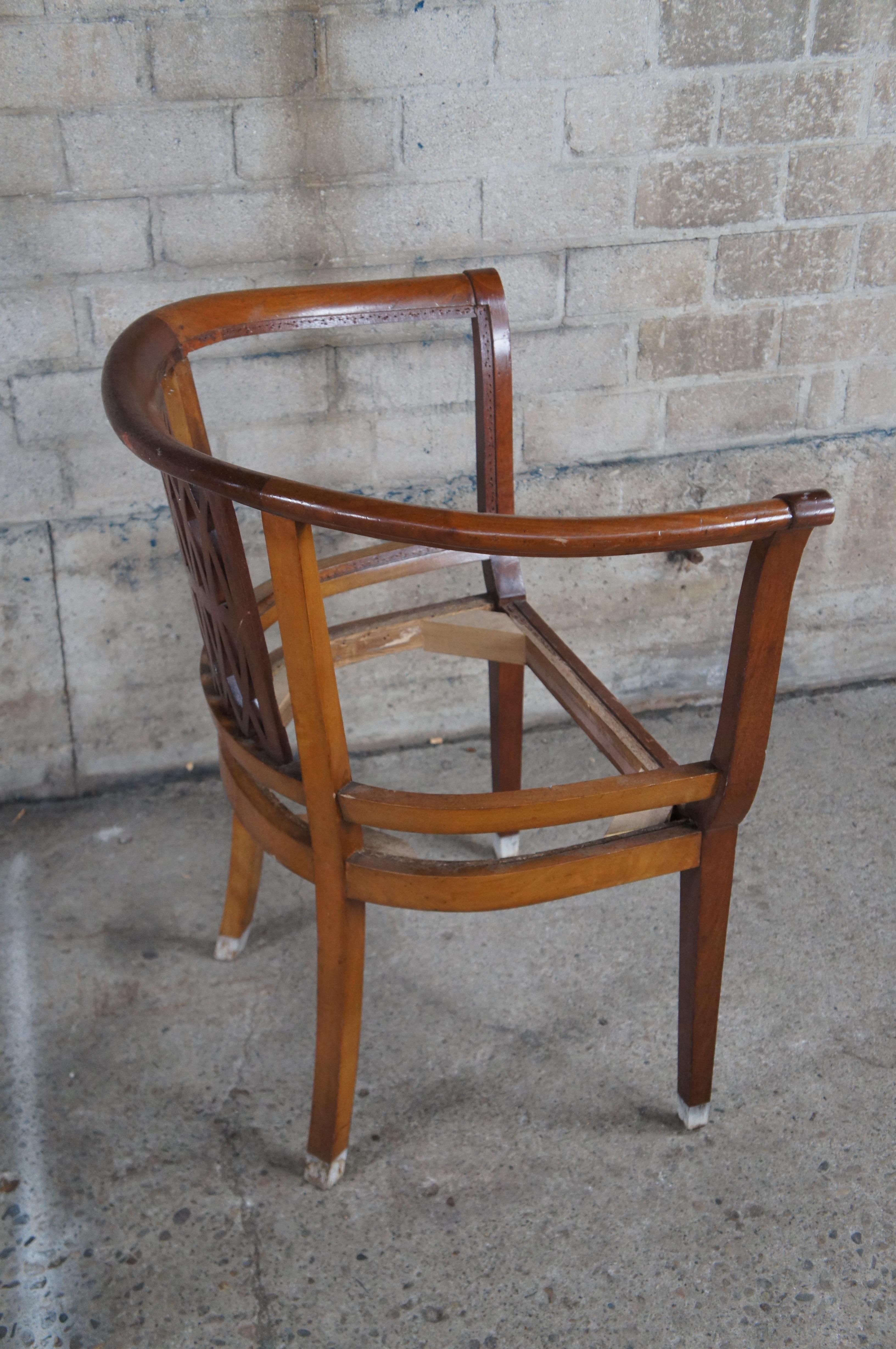 Antike englische Regency-Parlor-Suite-Sessel aus Mahagoni mit Intarsien und Fassrückenlehne im Angebot 5