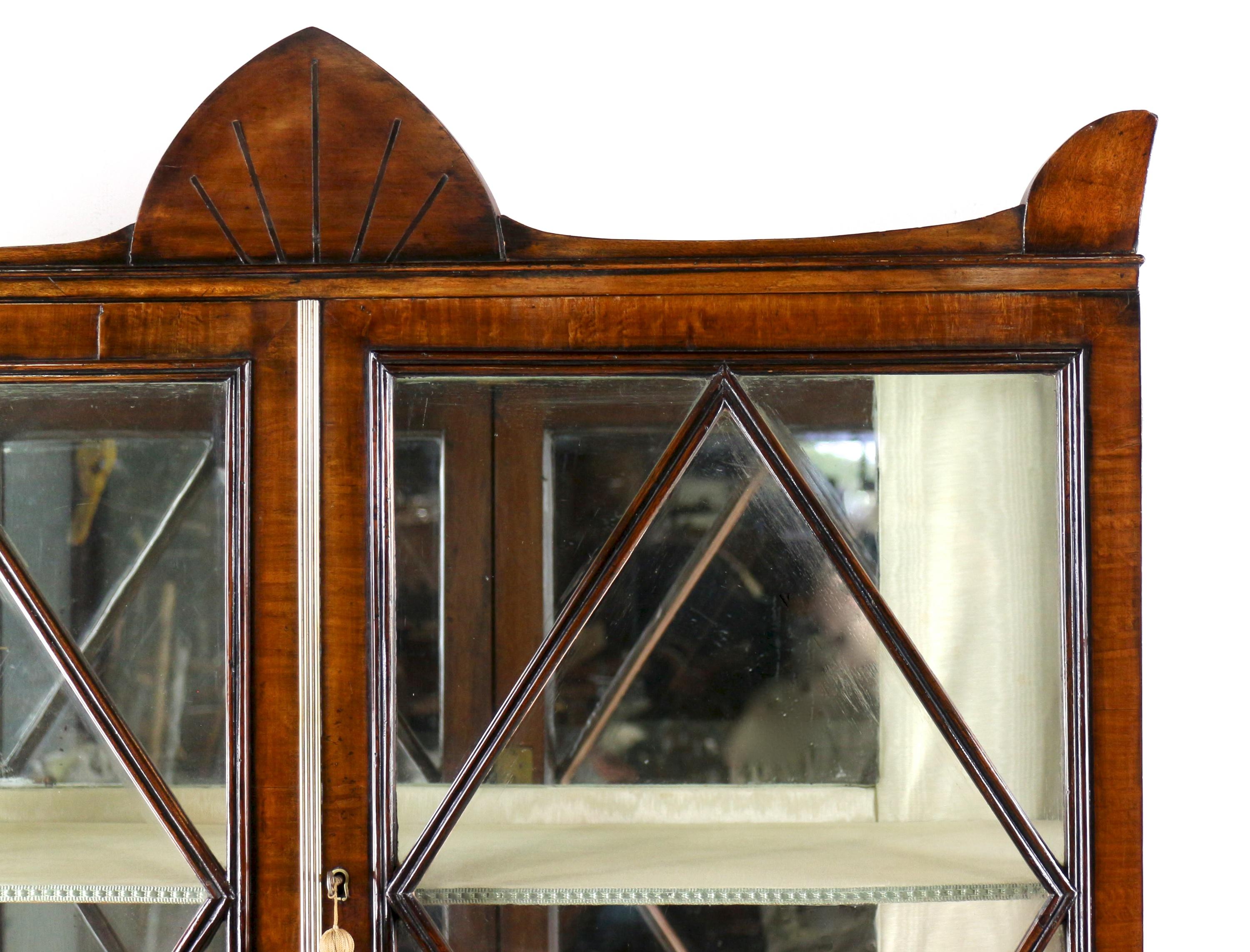 Antiker englischer Regency-Mahagoni- Tambour-Schreibtisch-Schreibtisch-Schrank für Damen im Regency-Stil im Angebot 4