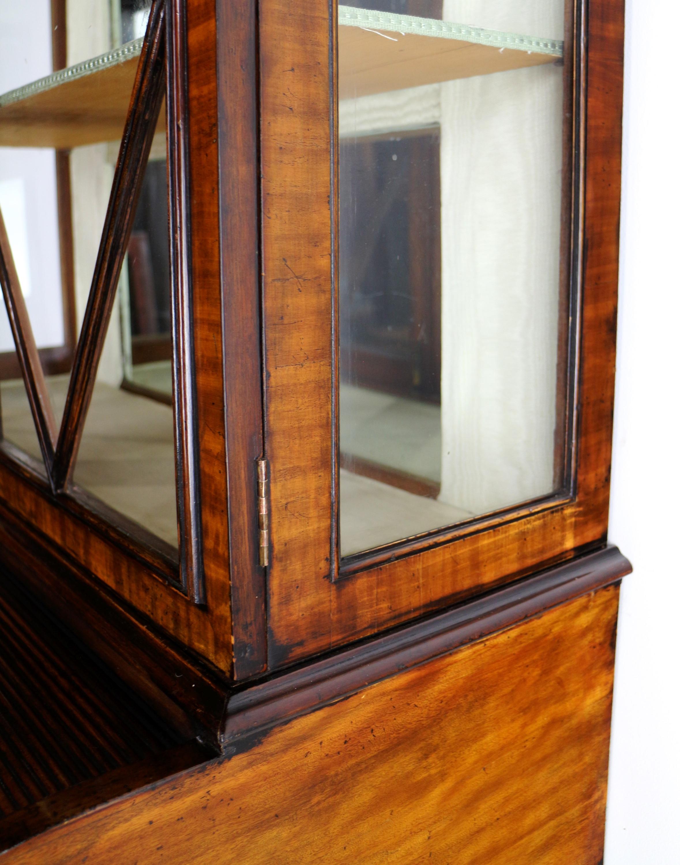Antiker englischer Regency-Mahagoni- Tambour-Schreibtisch-Schreibtisch-Schrank für Damen im Regency-Stil im Angebot 6