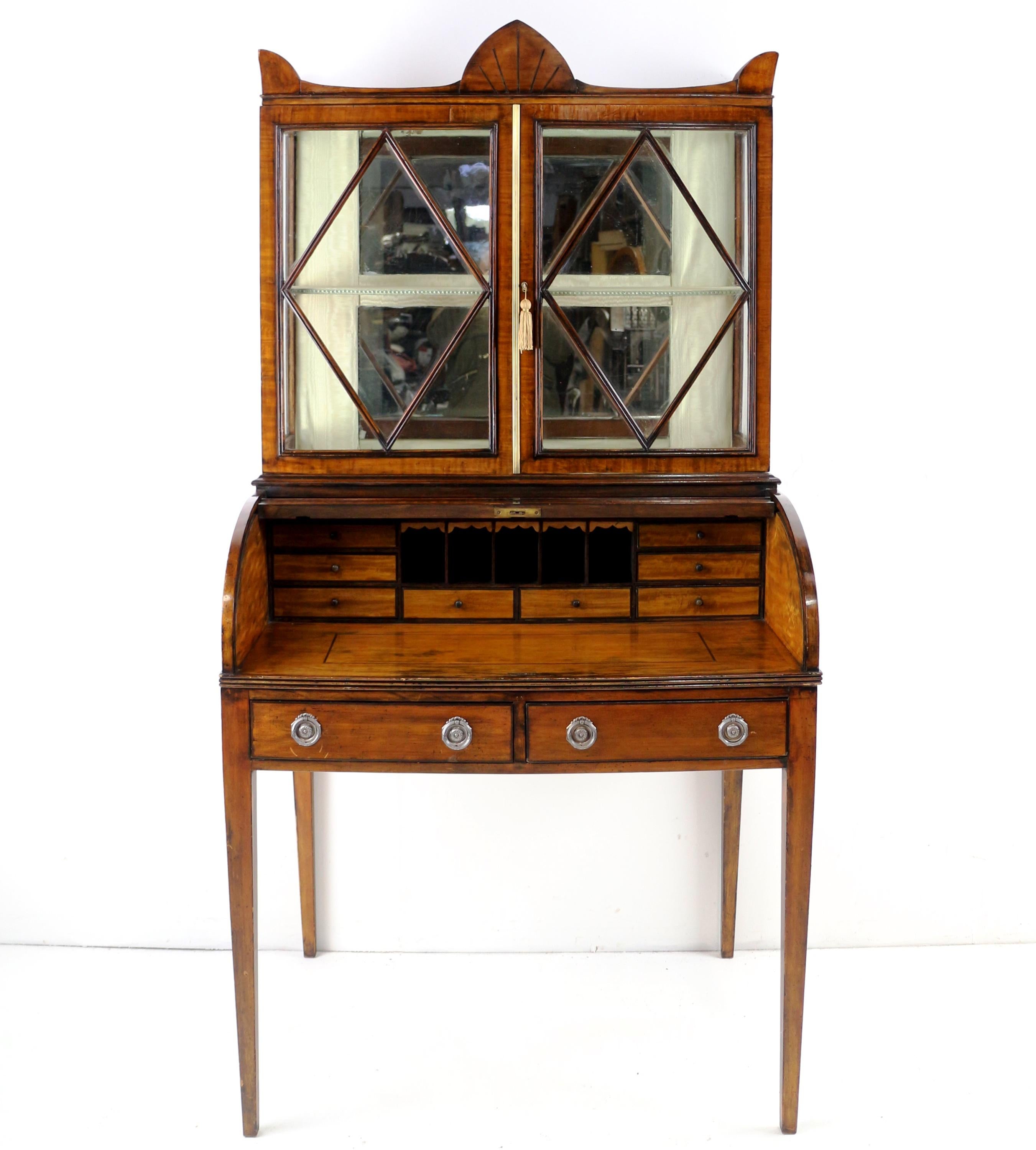 Antiker englischer Regency-Mahagoni- Tambour-Schreibtisch-Schreibtisch-Schrank für Damen im Regency-Stil im Angebot 8