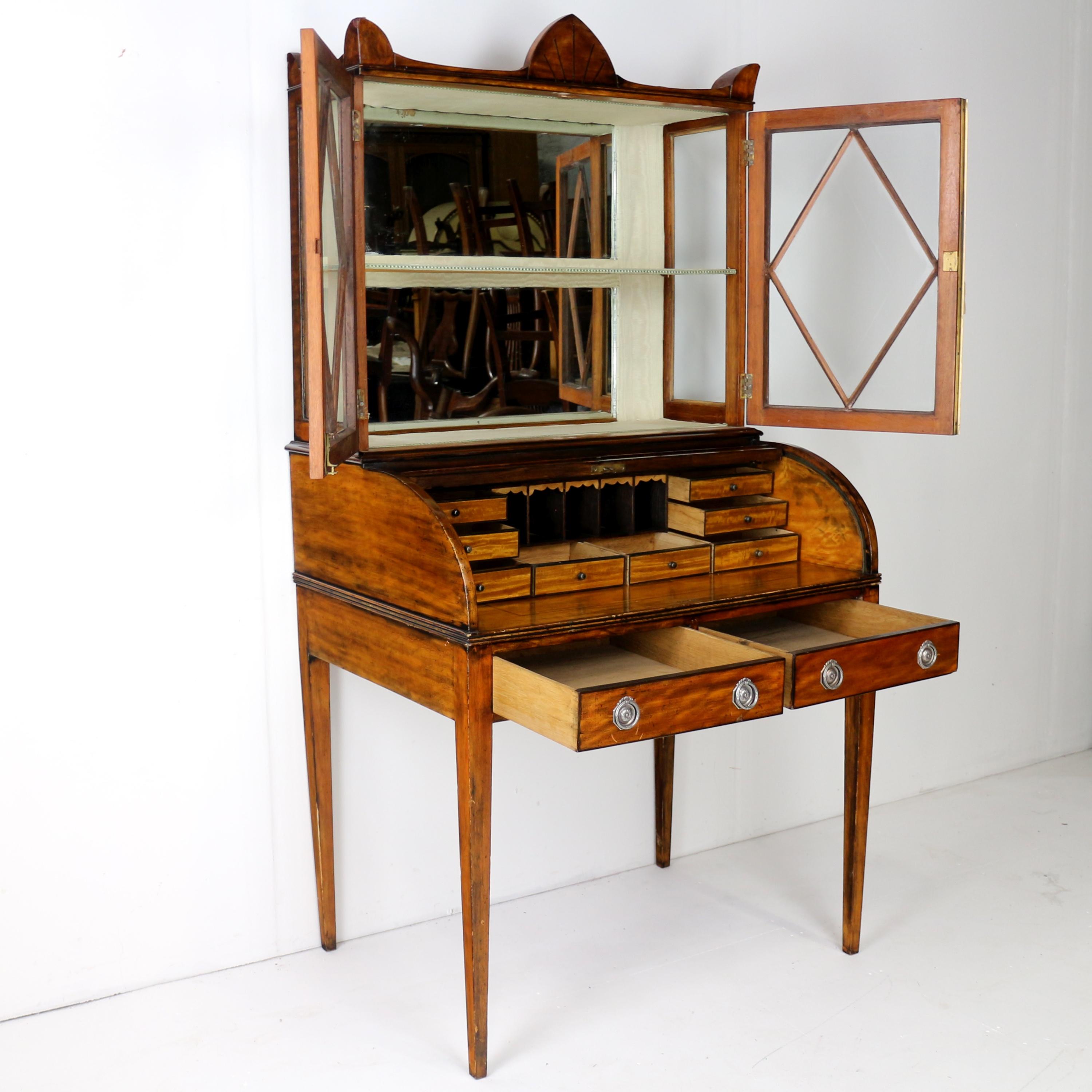 Antiker englischer Regency-Mahagoni- Tambour-Schreibtisch-Schreibtisch-Schrank für Damen im Regency-Stil im Angebot 9