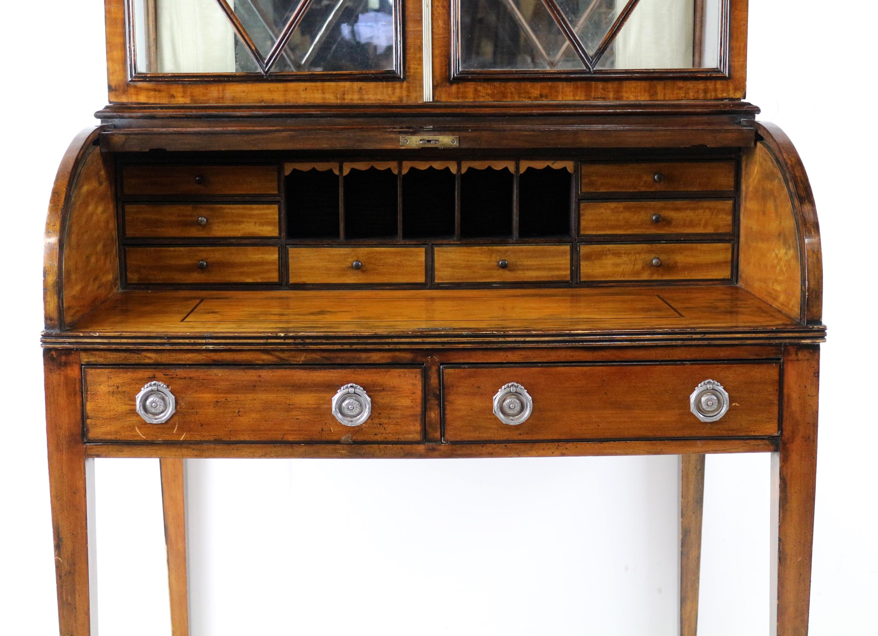 Antiker englischer Regency-Mahagoni- Tambour-Schreibtisch-Schreibtisch-Schrank für Damen im Regency-Stil im Angebot 10