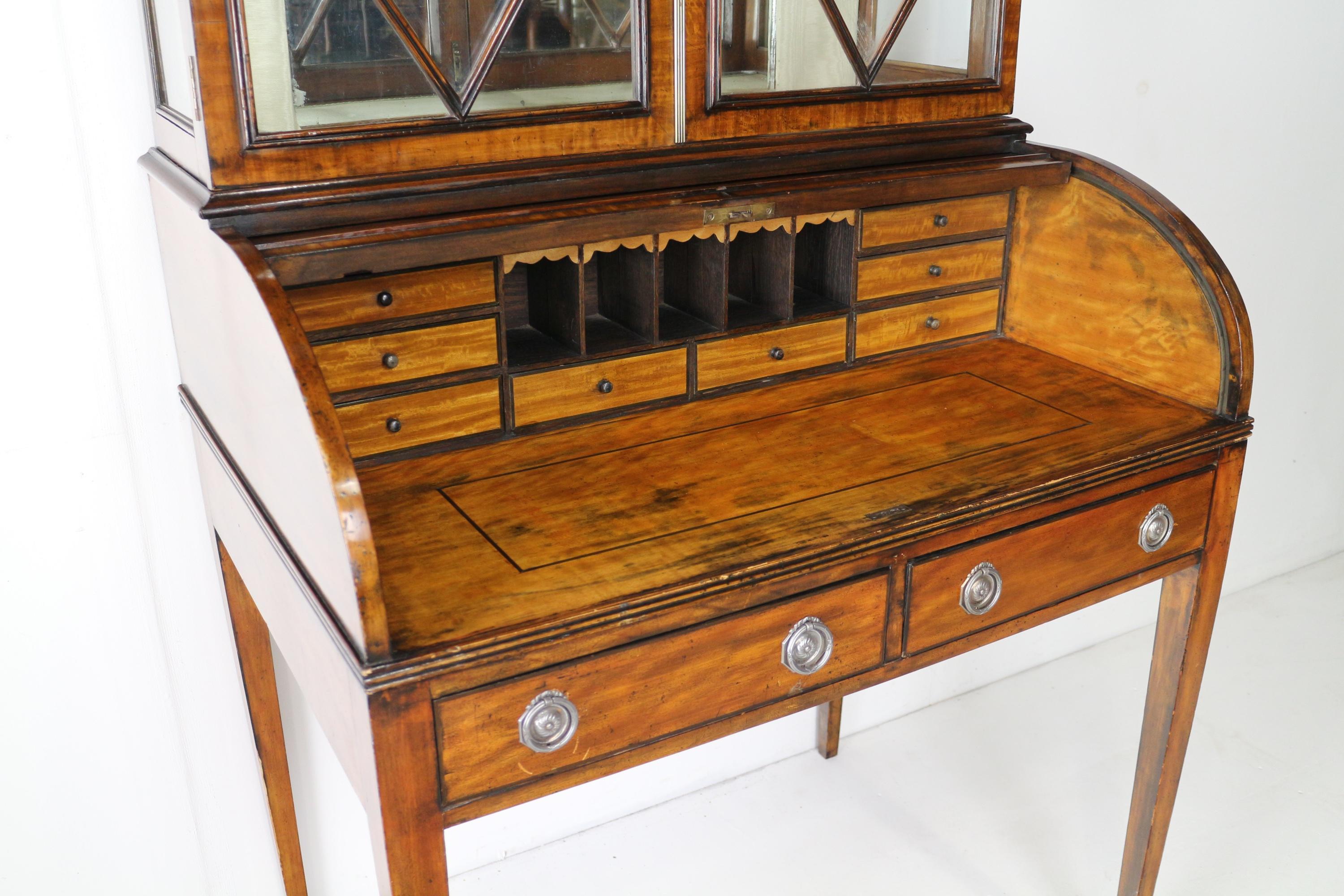 Antiker englischer Regency-Mahagoni- Tambour-Schreibtisch-Schreibtisch-Schrank für Damen im Regency-Stil im Angebot 11