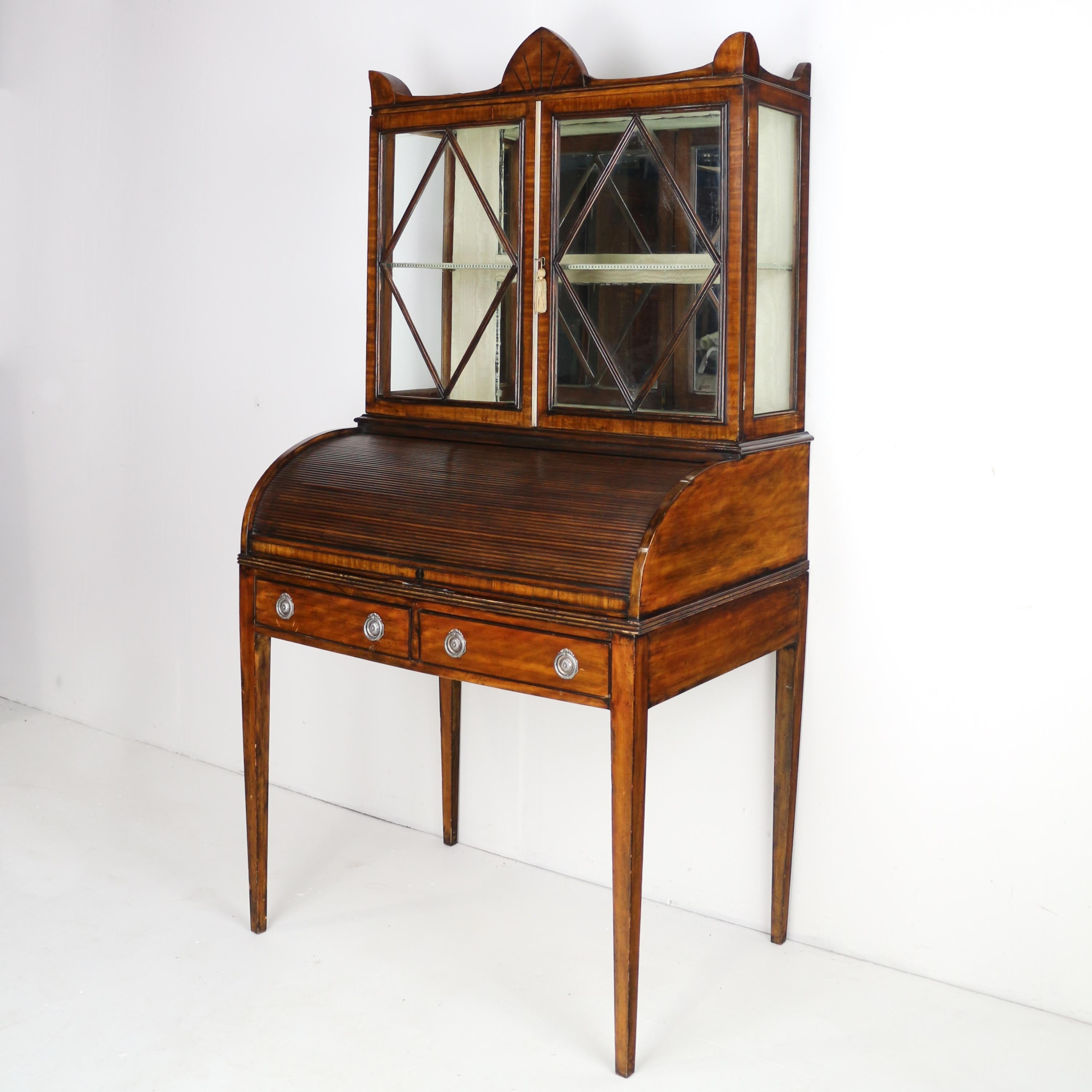 Antiker englischer Regency-Mahagoni- Tambour-Schreibtisch-Schreibtisch-Schrank für Damen im Regency-Stil (Englisch) im Angebot