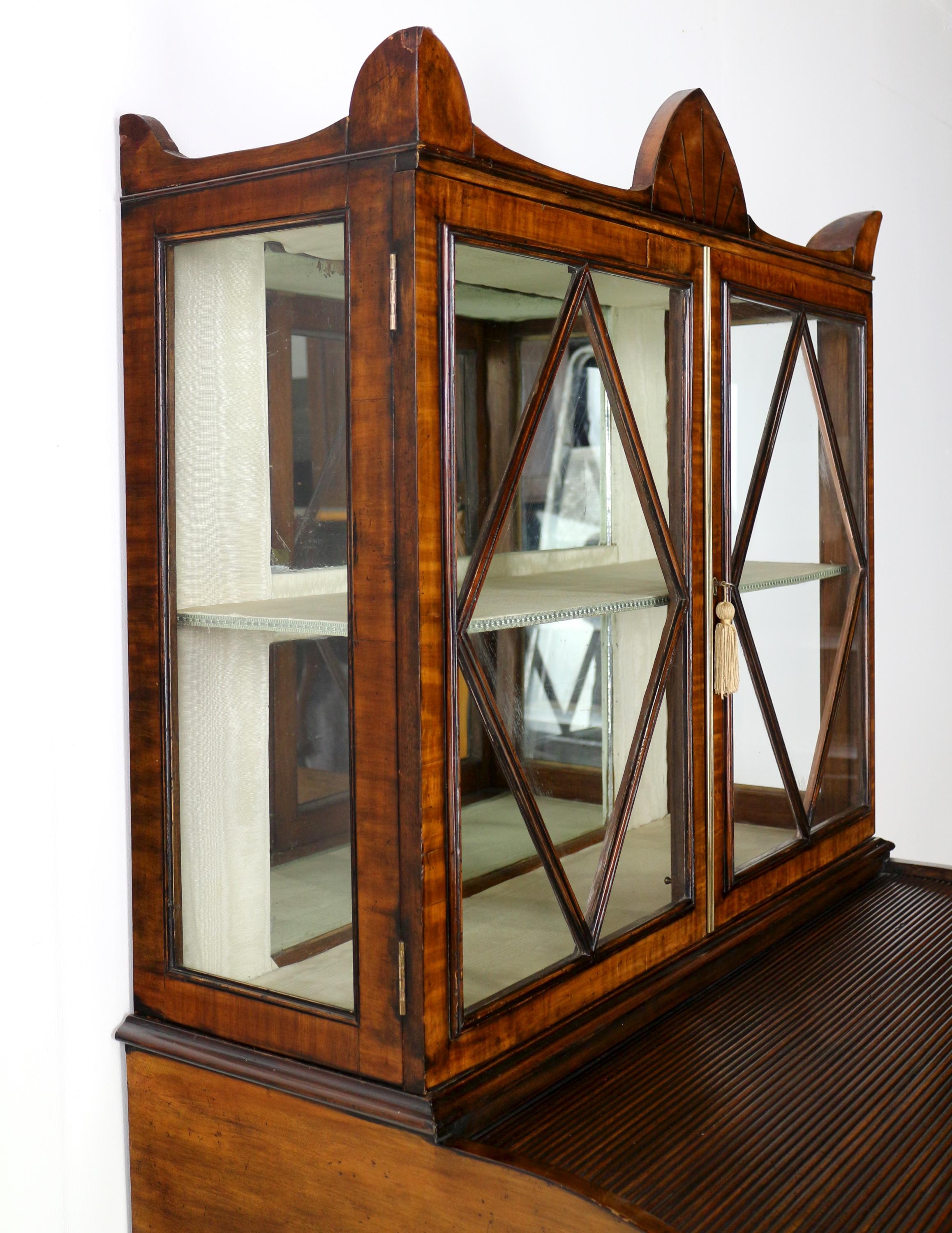 Antiker englischer Regency-Mahagoni- Tambour-Schreibtisch-Schreibtisch-Schrank für Damen im Regency-Stil im Angebot 1
