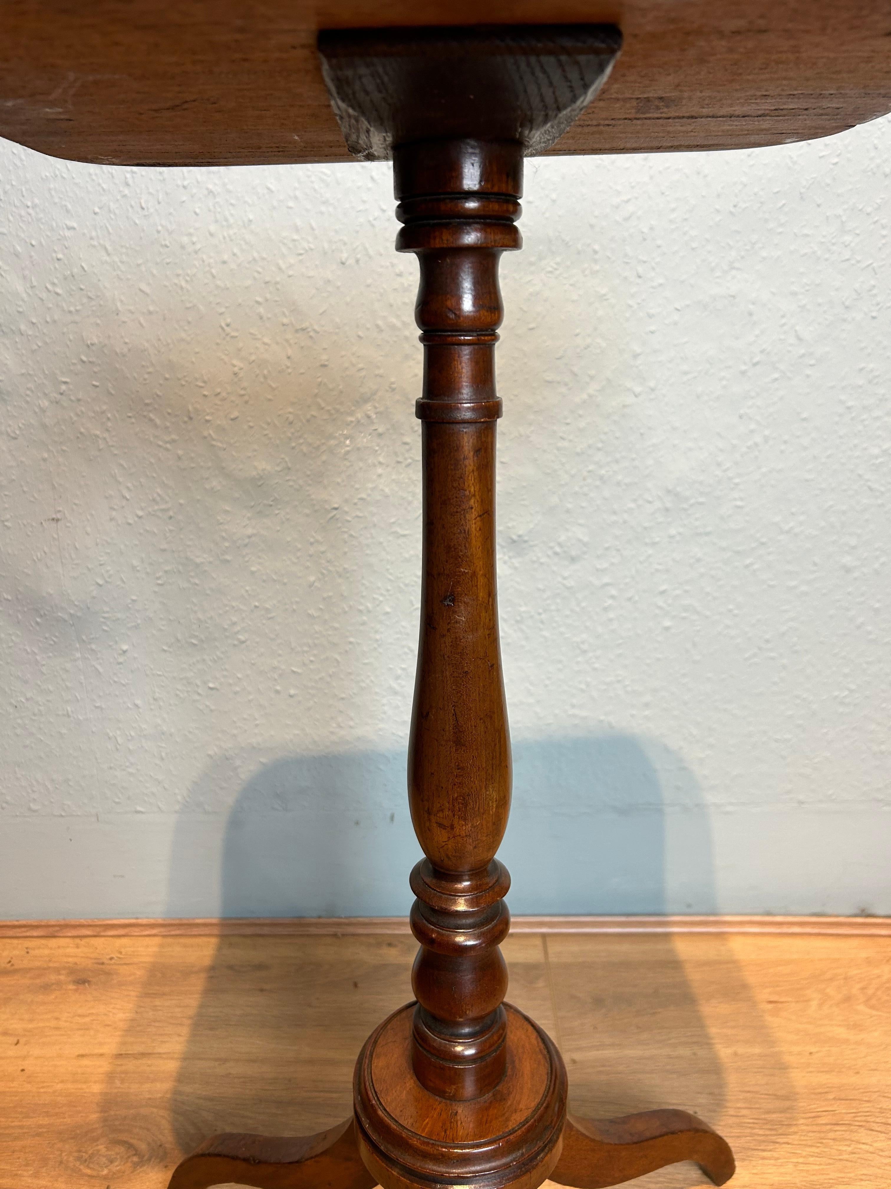 Regency Mahogany Tripod Table  In Good Condition For Sale In Sherborne, GB