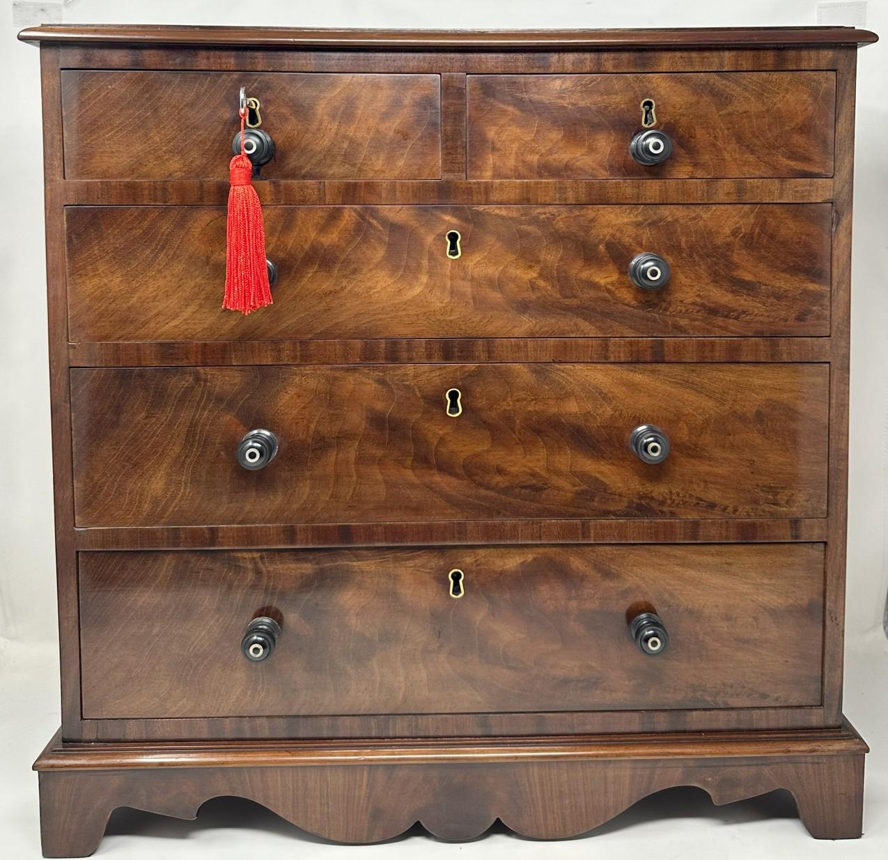 Antique English Regency Miniature Apprentice Chest Drawers Flame Mahogany 19Ct   In Good Condition For Sale In Dublin, Ireland