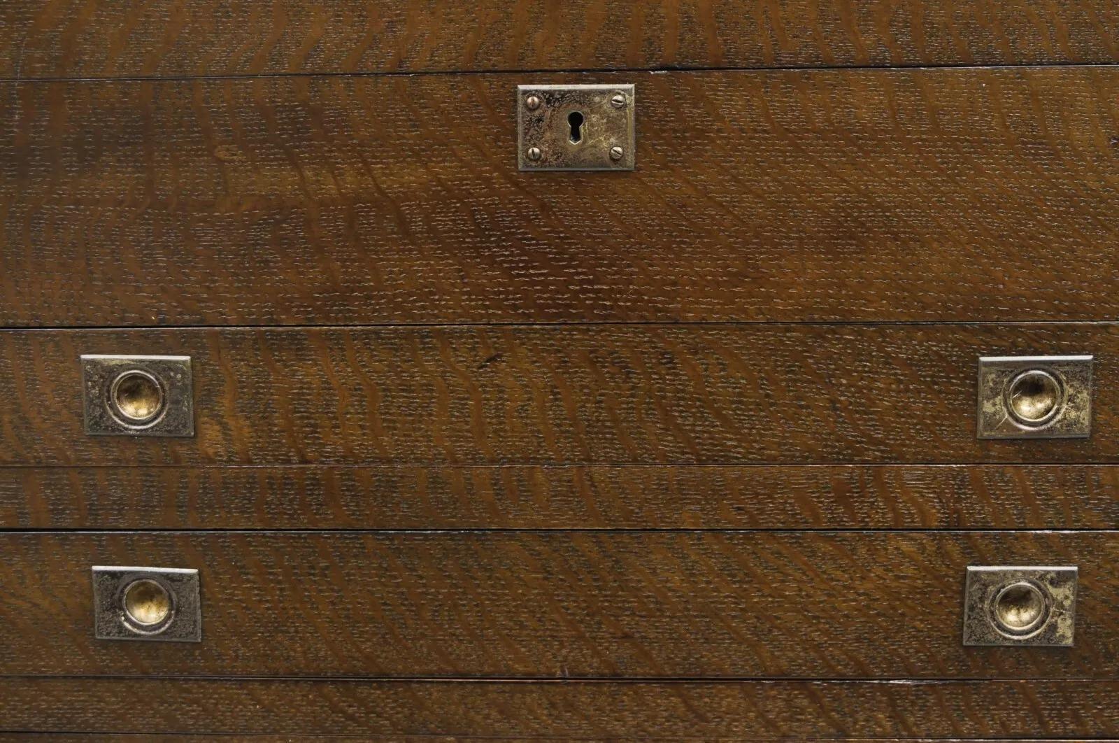 Antike englische Regency-Kommode aus Eichenholz und Holz im Campaign-Stil im Angebot 8