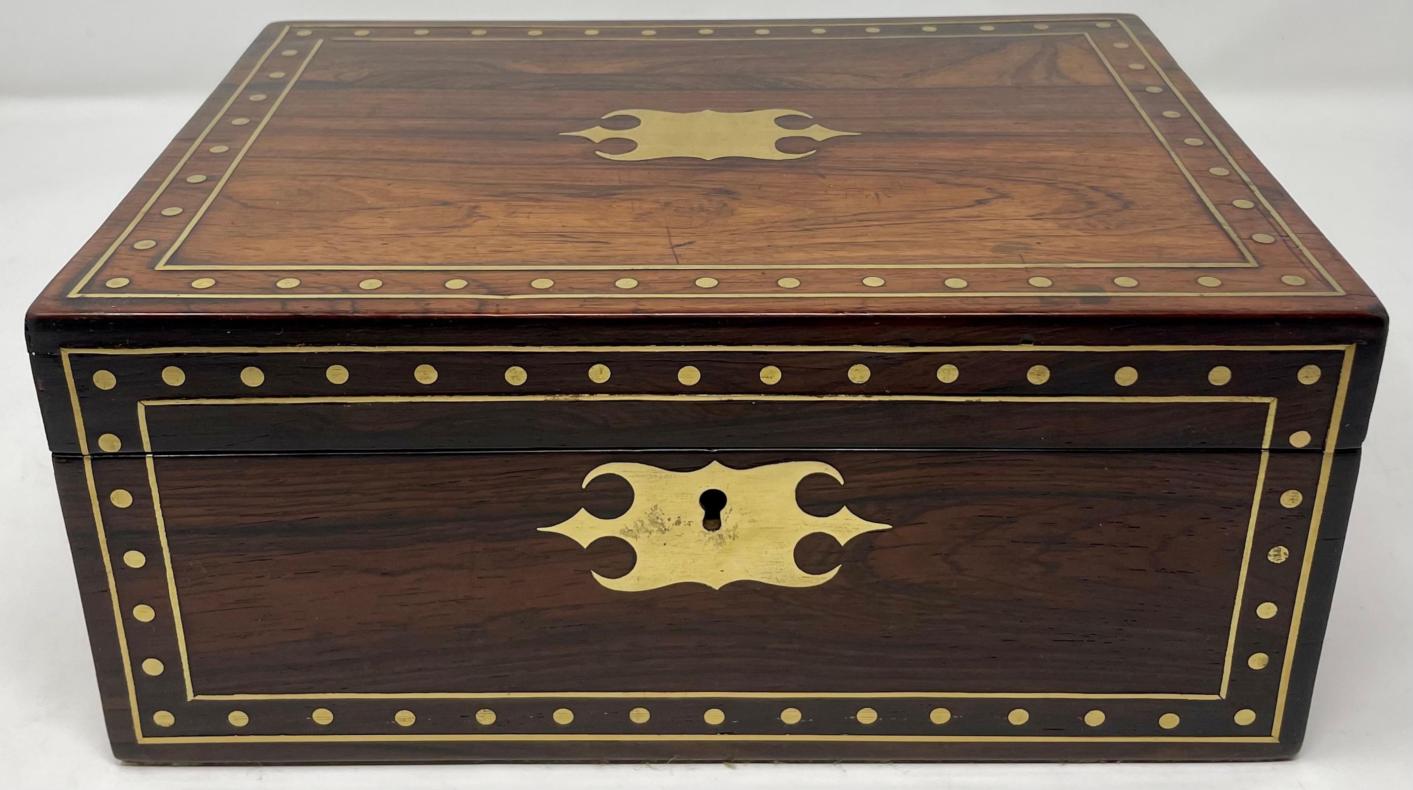 Antique English Regency Period Rosewood Inlaid Box, Circa 1820. In Good Condition For Sale In New Orleans, LA