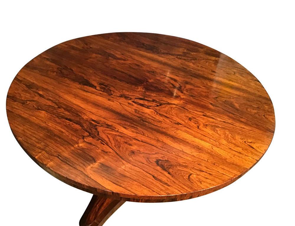 Antique English Regency Rosewood Centre Table Circa In Good Condition For Sale In New Orleans, LA