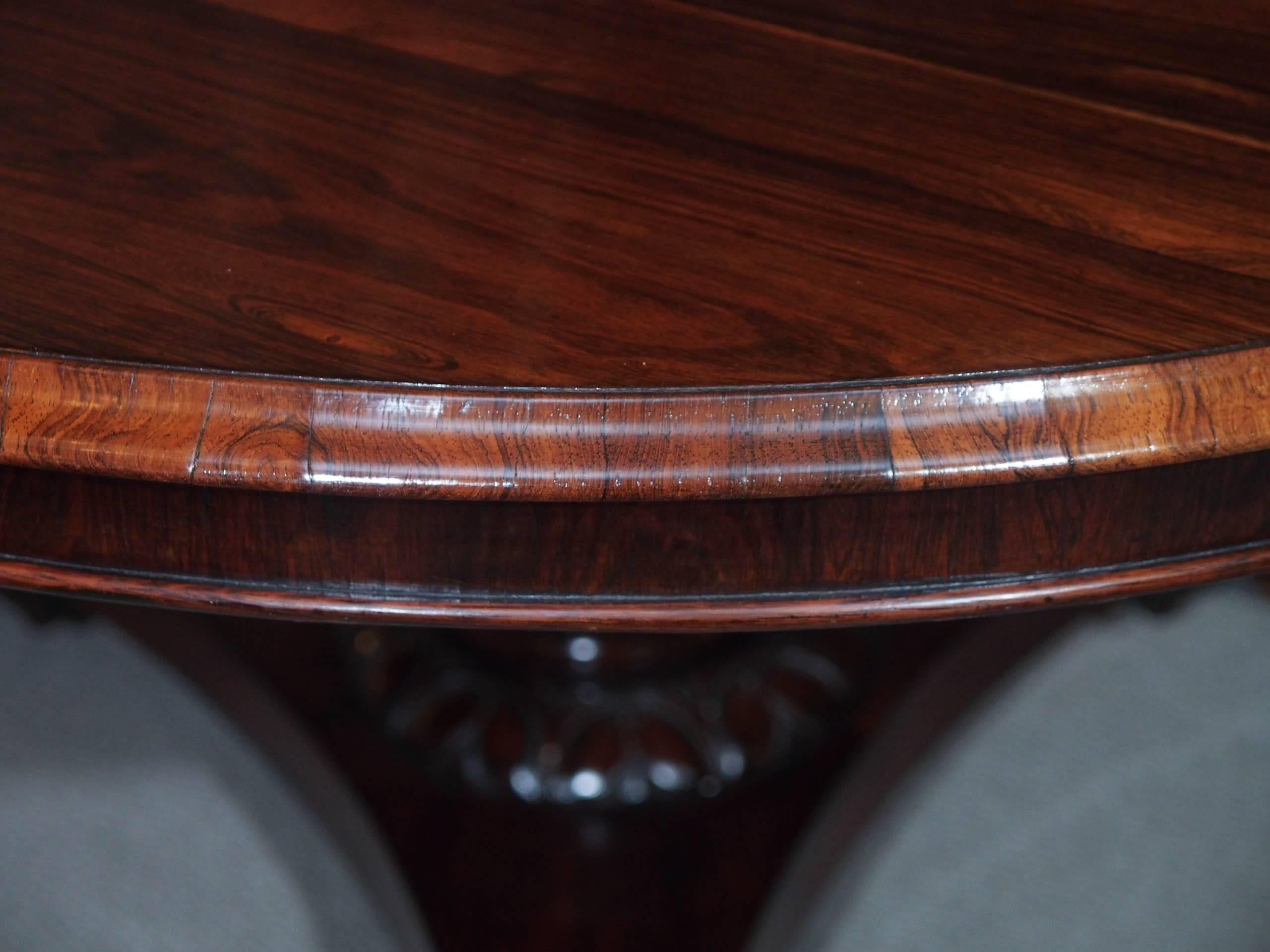 Antique English Regency Rosewood Centre Table In Excellent Condition In New Orleans, LA