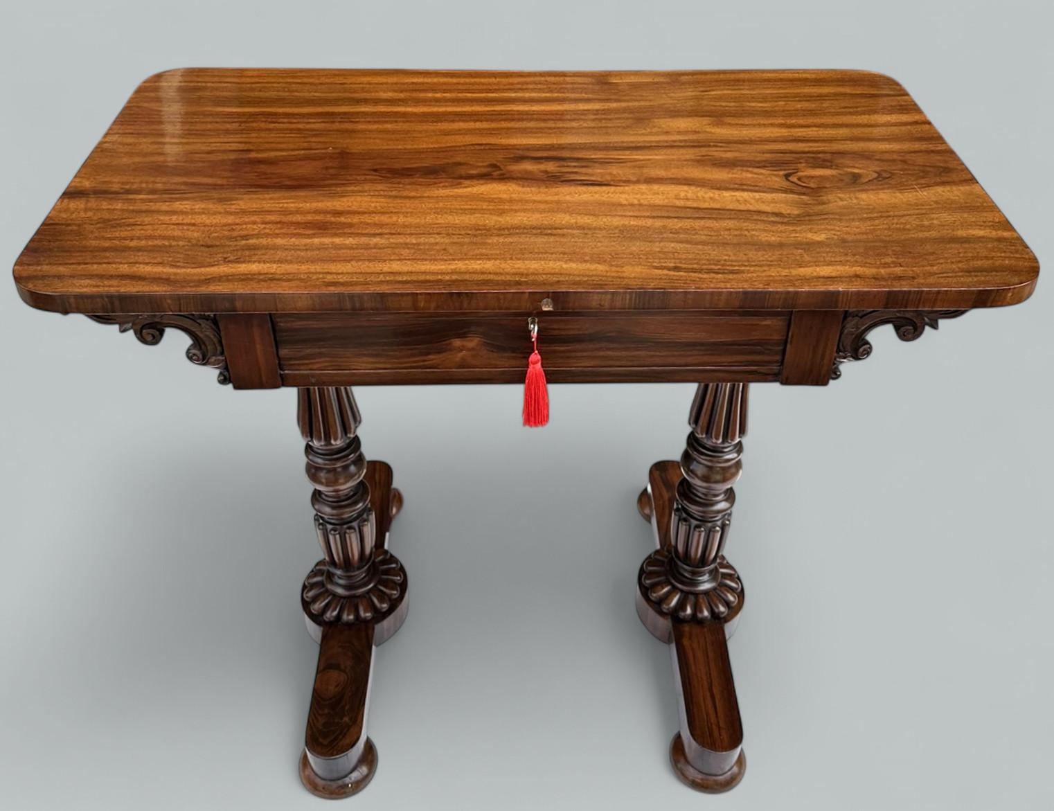 Britannique Antique English Regency Rosewood Lady's Writing Desk Occasional Side Table 19Ct en vente