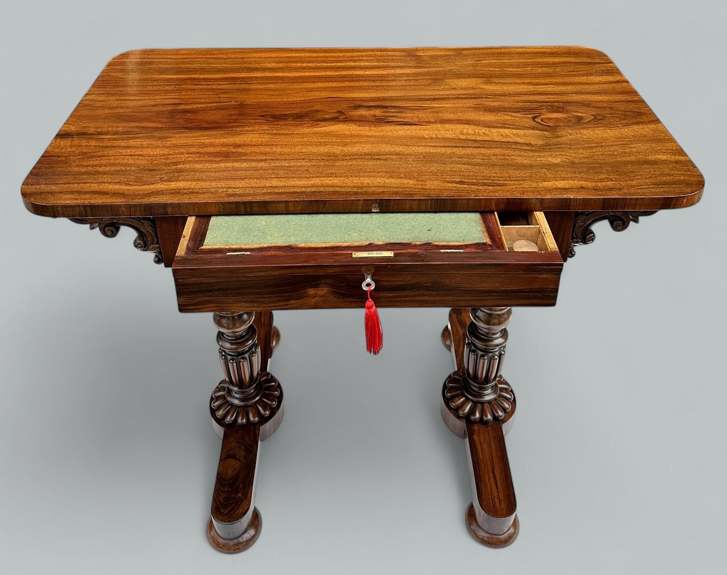 Antique English Regency Rosewood Lady's Writing Desk Occasional Side Table 19Ct Bon état - En vente à Dublin, Ireland