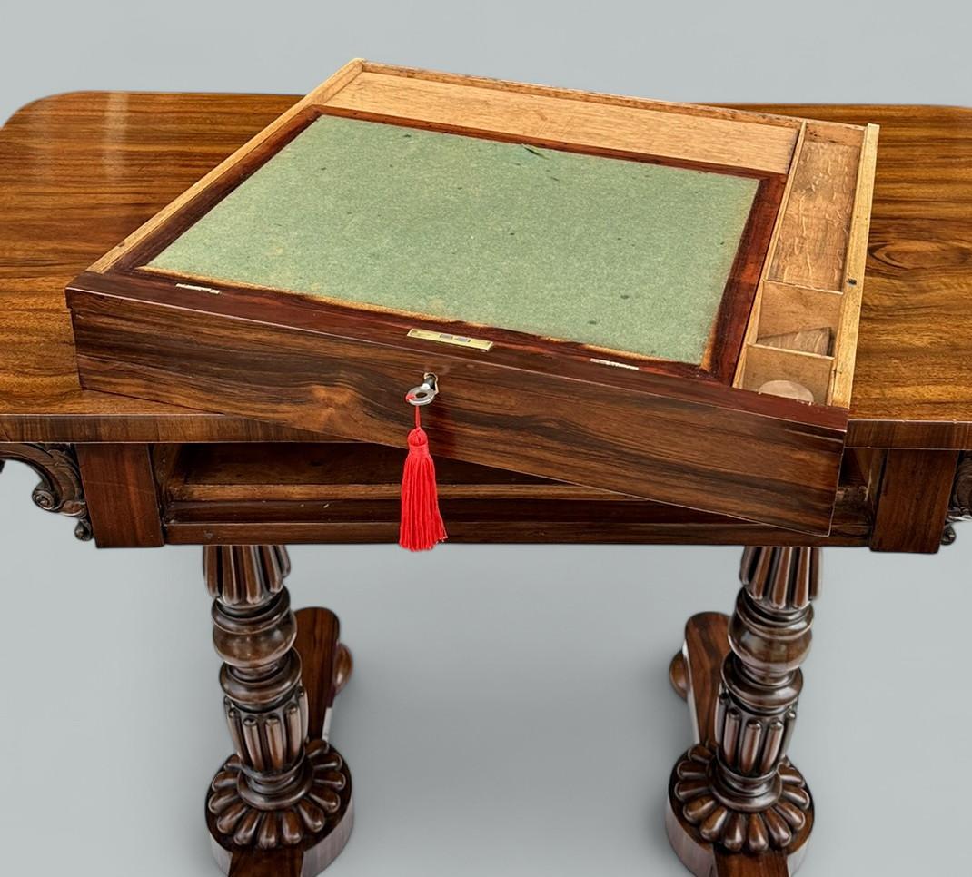 XIXe siècle Antique English Regency Rosewood Lady's Writing Desk Occasional Side Table 19Ct en vente
