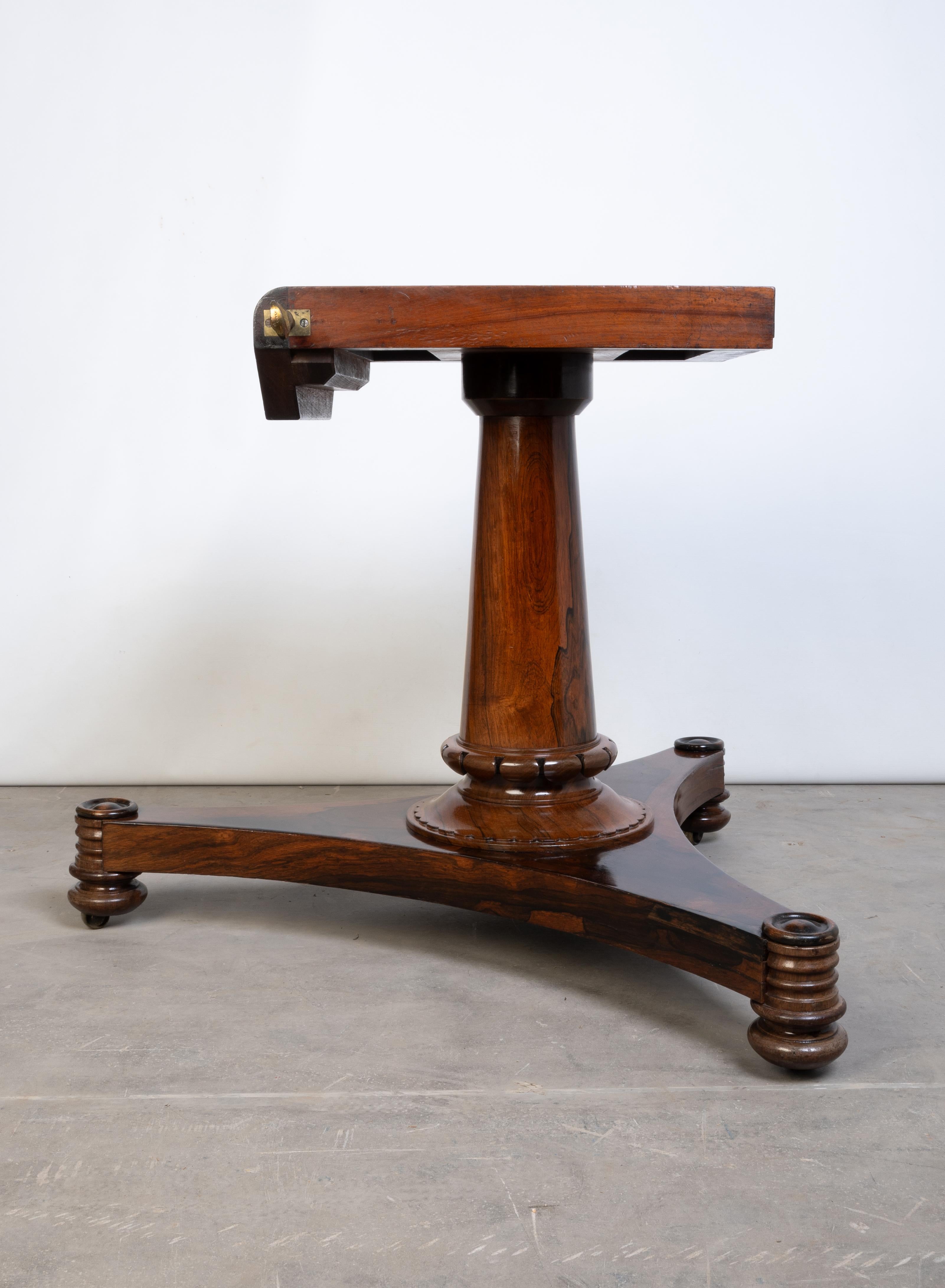 Antique English Regency Rosewood Tilt Top Centre Table C.1820 For Sale 12