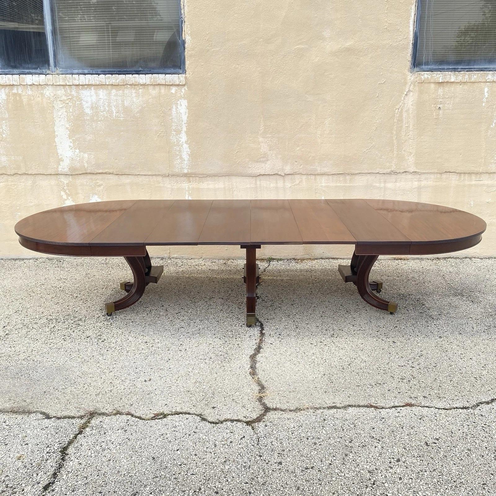 Antique English Regency Round Mahogany Extension Dining Banquet Table w 6 Leaves For Sale 2