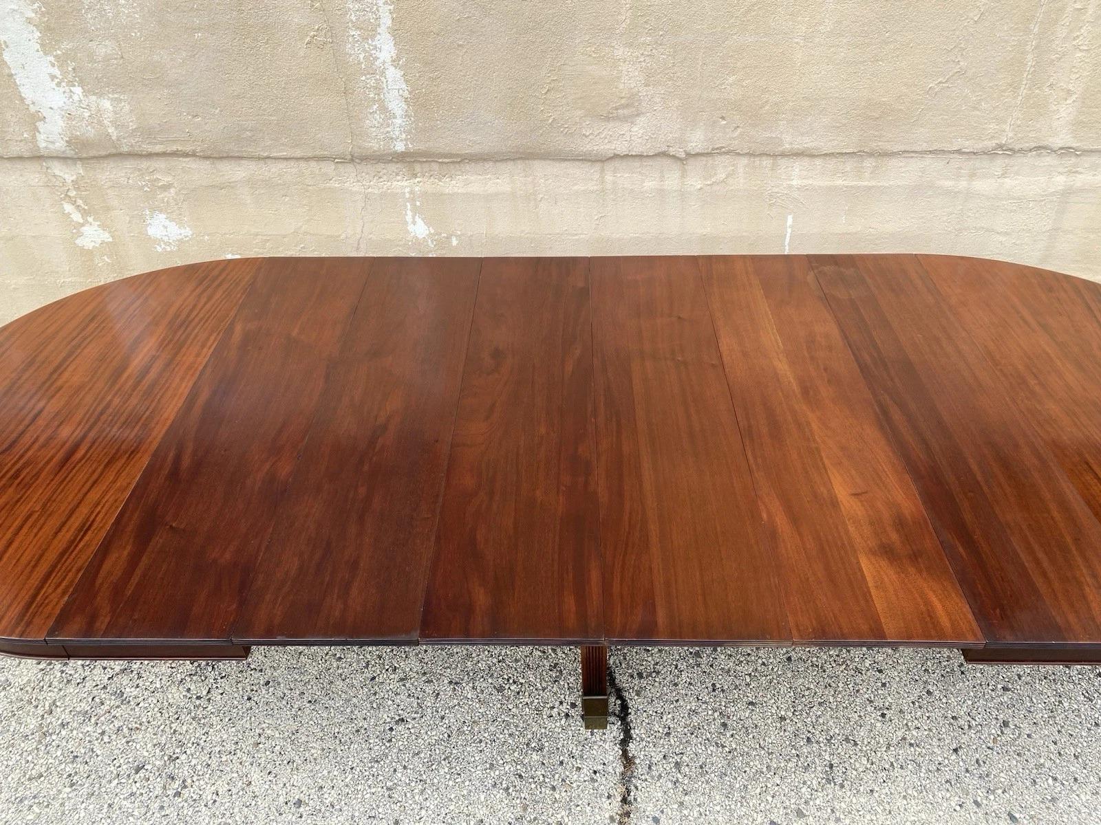 Antique English Regency Round Mahogany Extension Dining Banquet Table w 6 Leaves For Sale 3