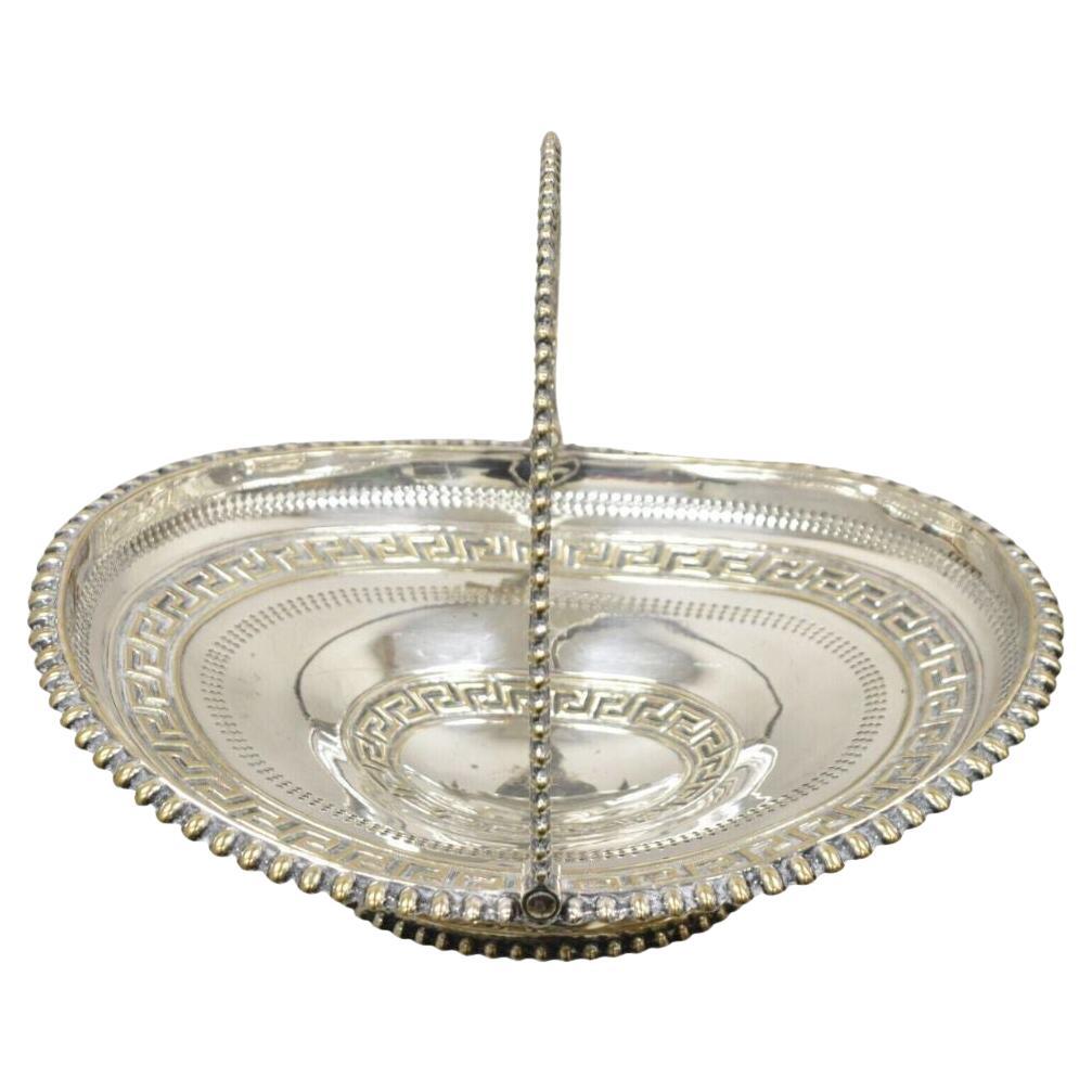Antico piatto da portata inglese Regency placcato in argento con cesto per torte a chiave greca