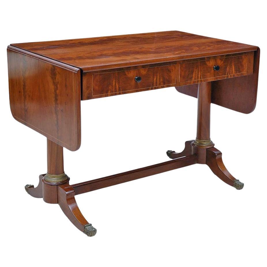 Antiker englischer Regency-Sofa/Schreibtisch aus Mahagoni mit Goldbronze- und Schubladen