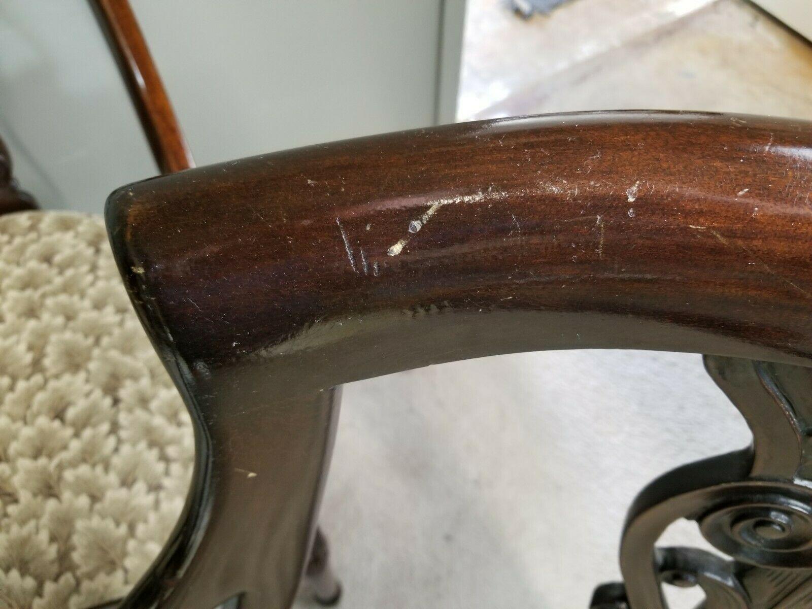 Antiche sedie da pranzo inglesi Regency in mogano massiccio con bracci a volute, set di 5 in vendita 3