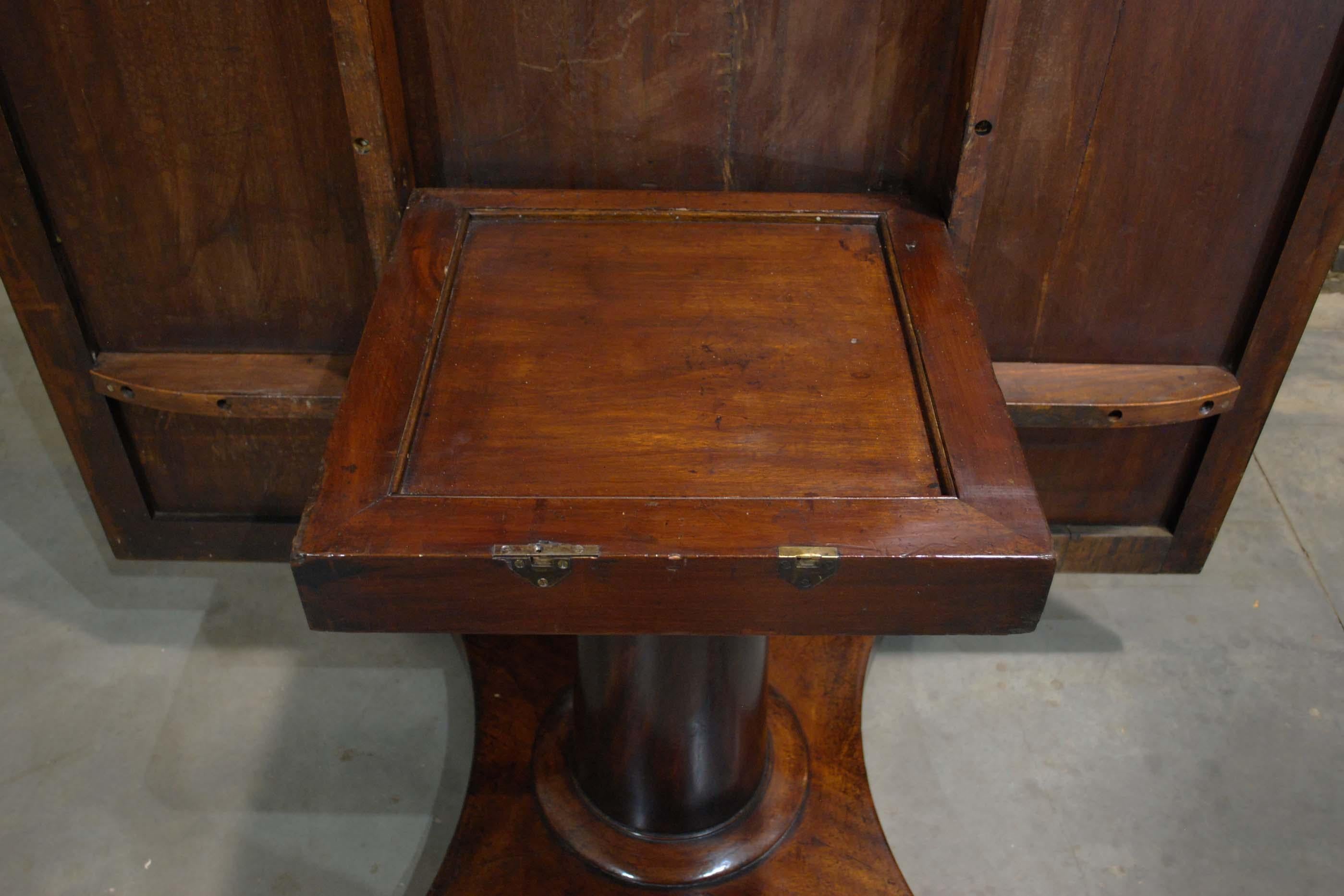 Antique English Regency Square Mahogany Tilt-Top Centre Table For Sale 2