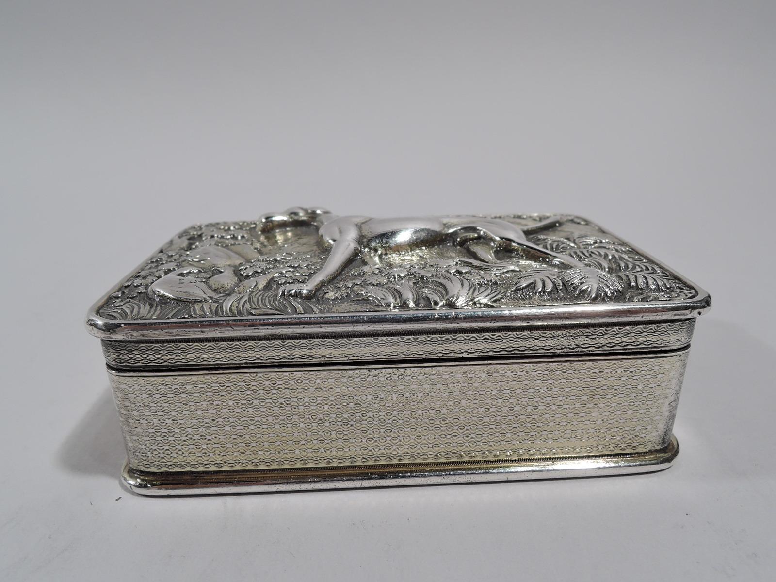 Antique English Regency Sterling Silver Hunt Dog Snuffbox In Good Condition In New York, NY