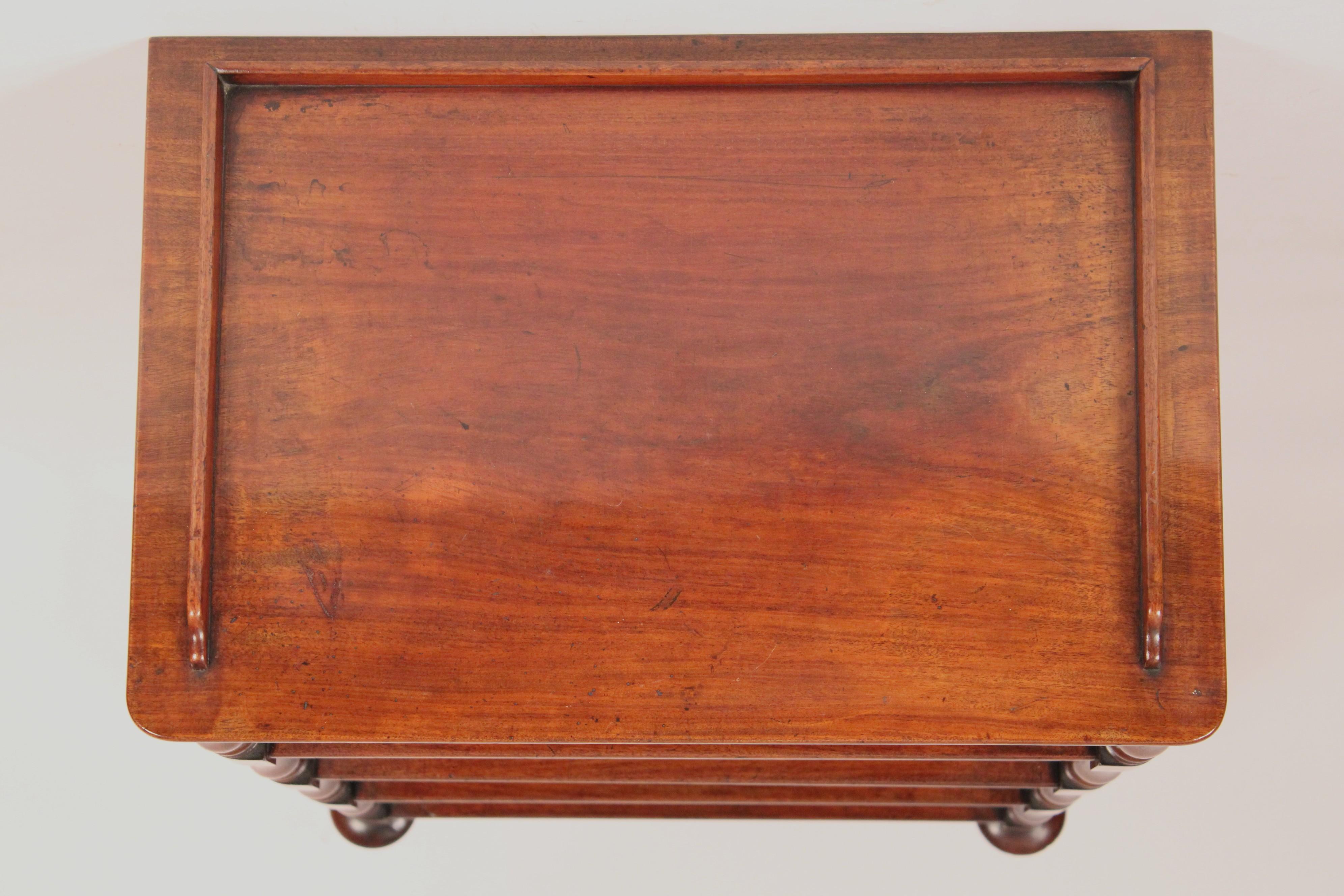 Antique English Regency Style Mahogany Etagere For Sale 1