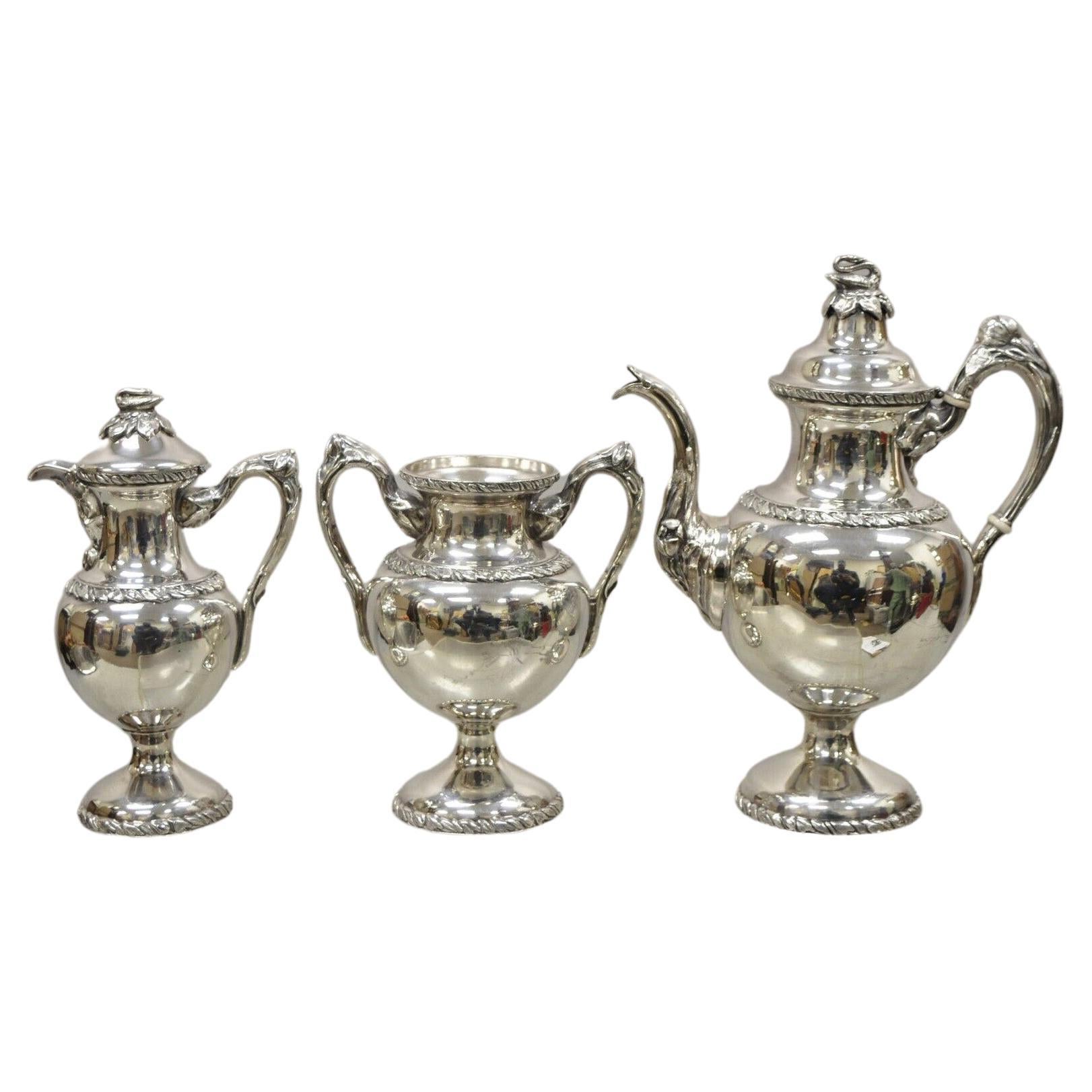 Antique Anglais Regency Swan Finial Silver Plated Tea Pot Set, 3 Pc Set en vente