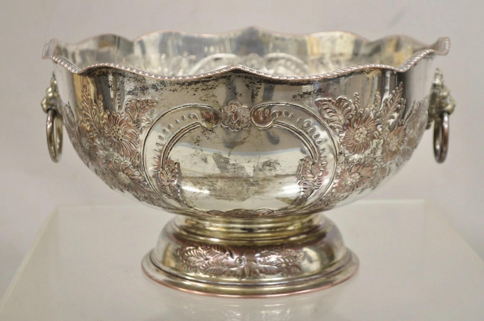Antiguo cubo de hielo inglés de la Regencia Victoriana Floral Repousse Lion Punch Bowl en venta 6