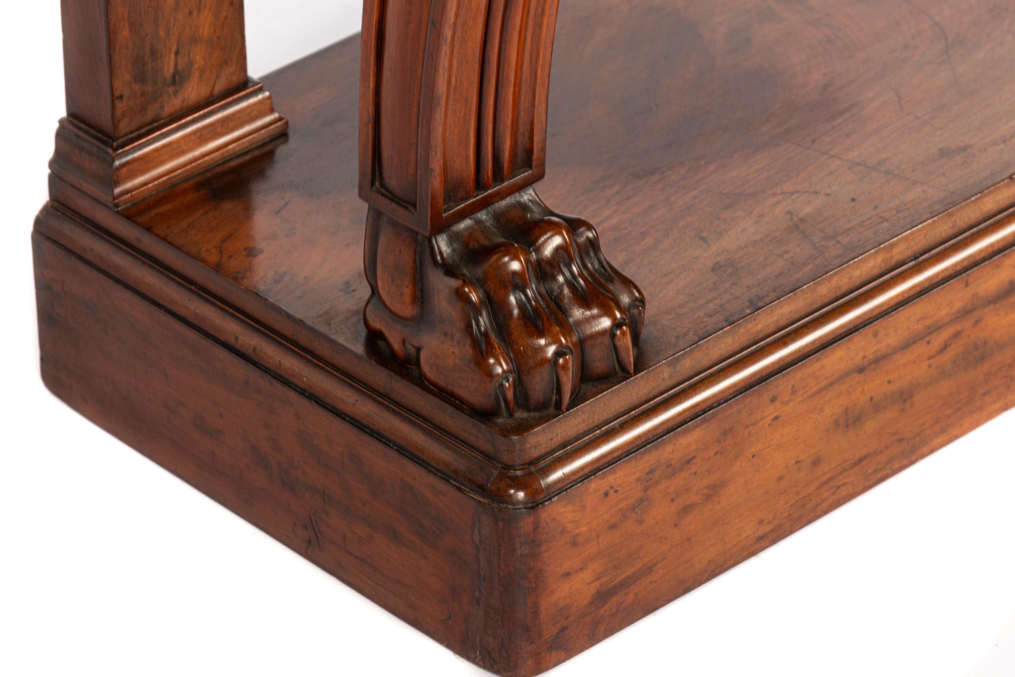 Consola o aparador de pedestal de caoba marrón cálido de la antigua Regencia inglesa en venta 3
