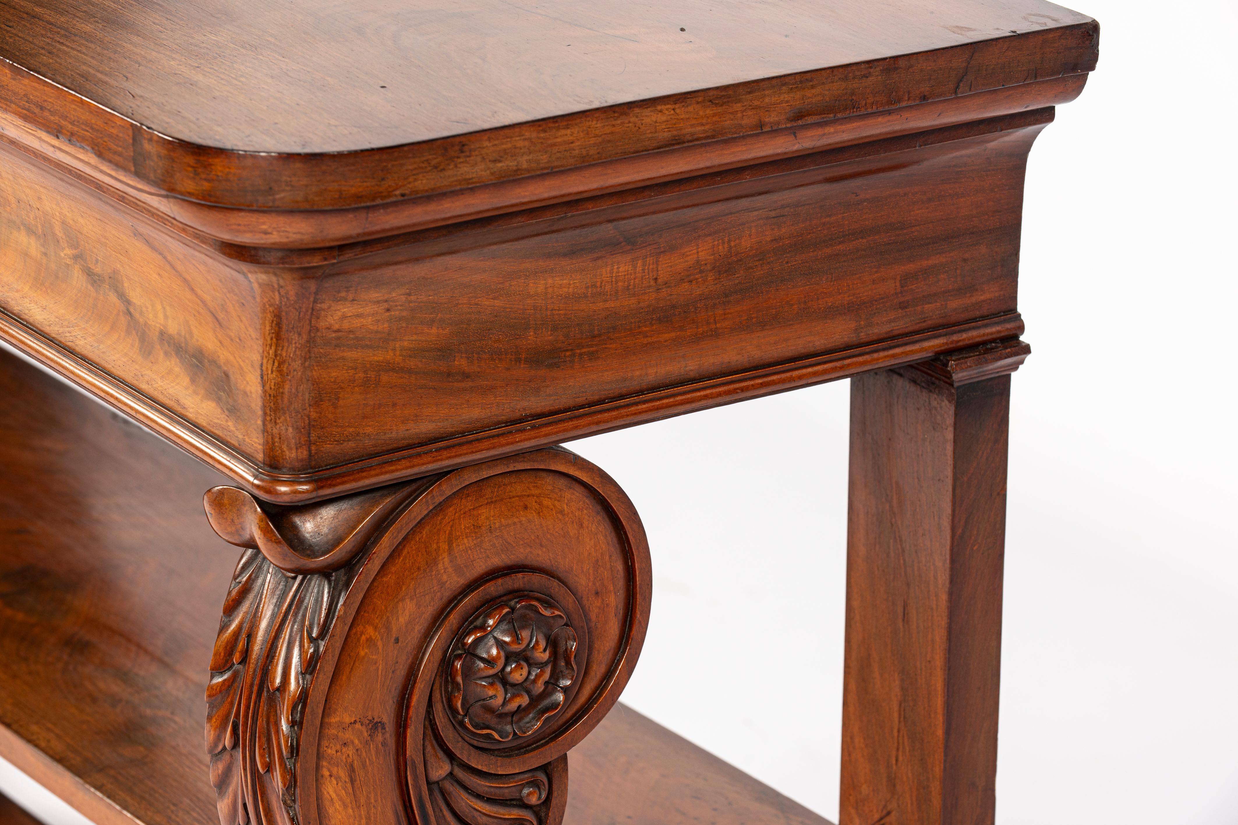 Consola o aparador de pedestal de caoba marrón cálido de la antigua Regencia inglesa en venta 5