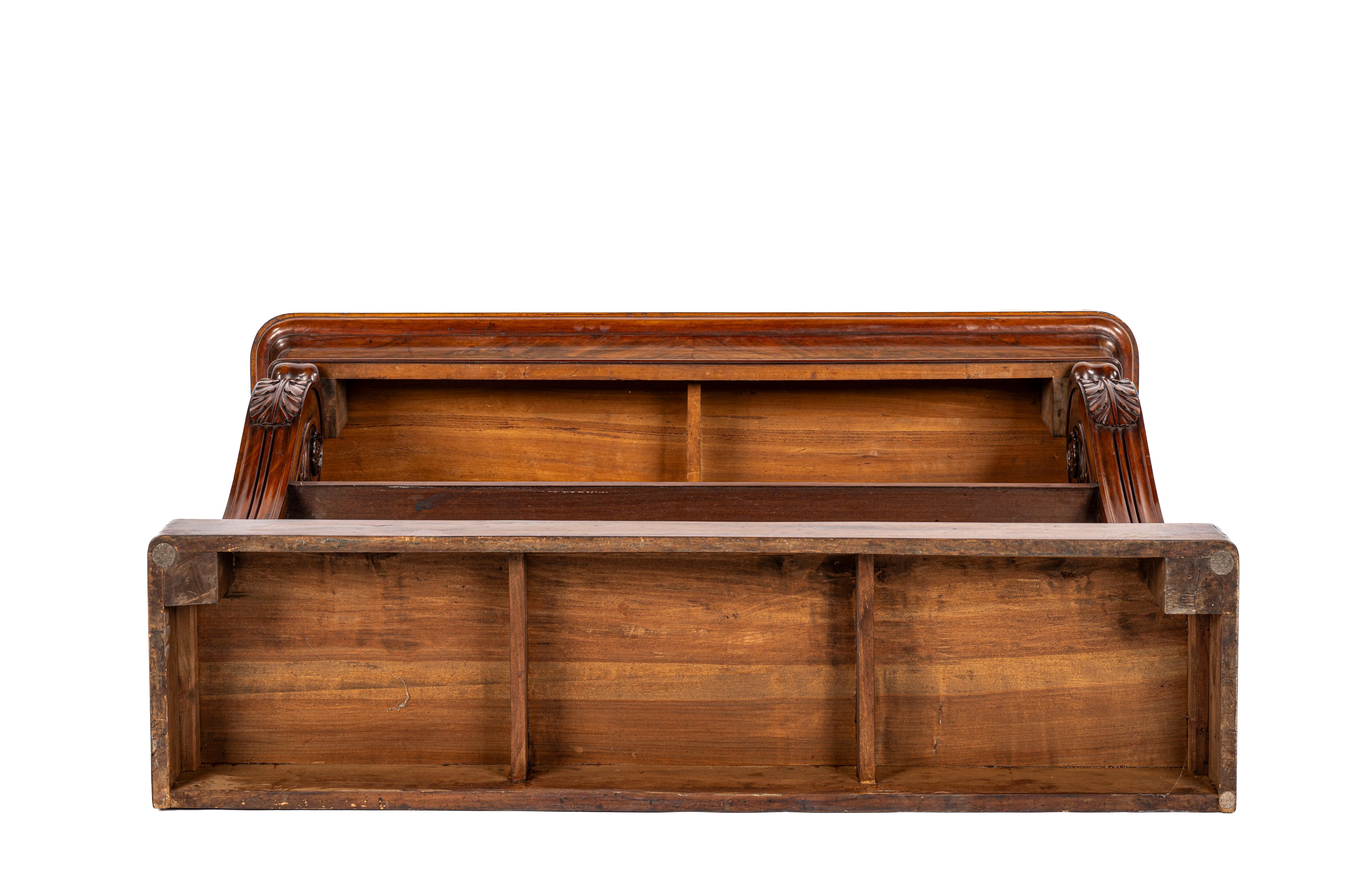 Consola o aparador de pedestal de caoba marrón cálido de la antigua Regencia inglesa Caoba en venta