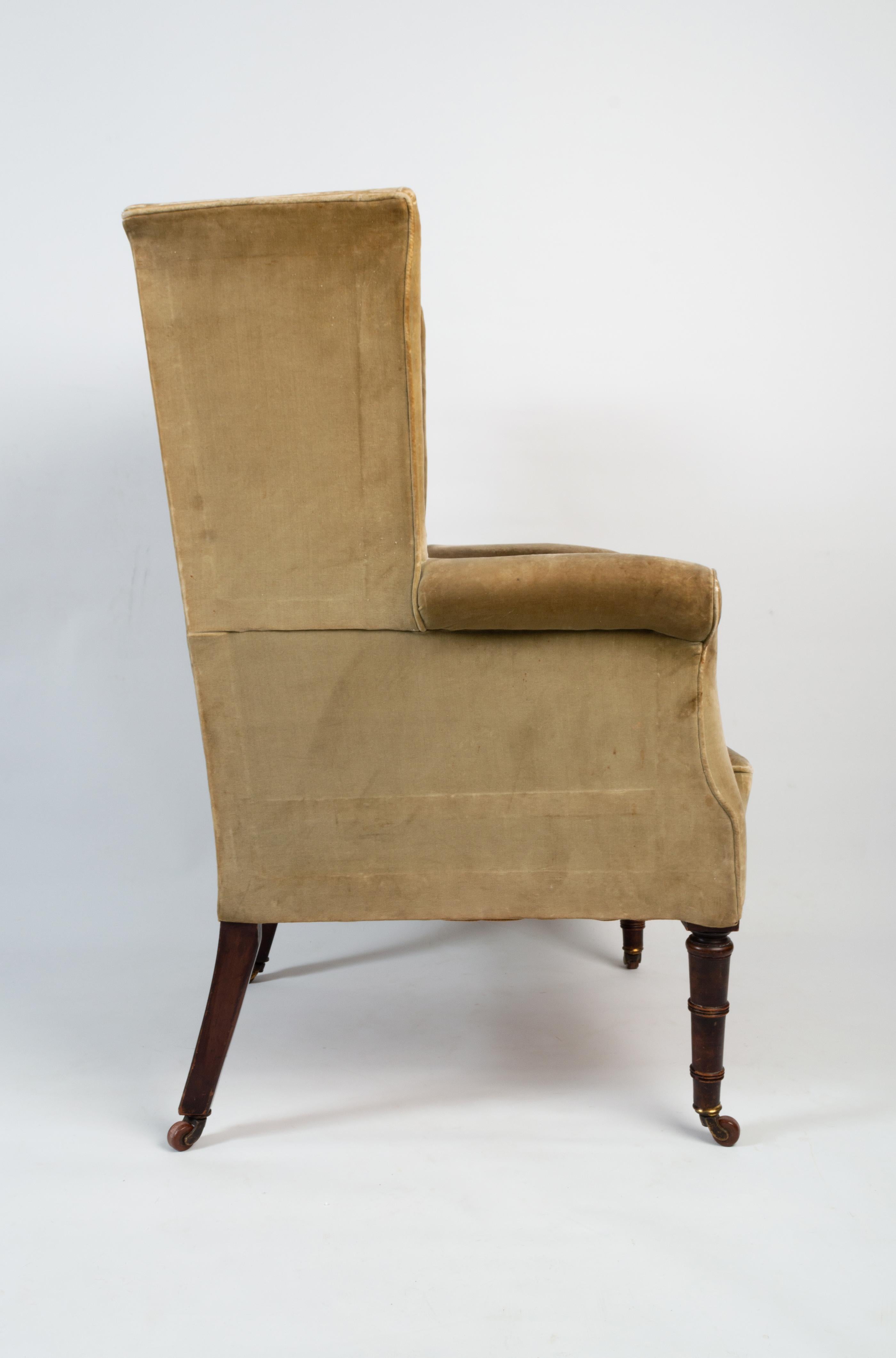 Anglais Fauteuil à oreilles anglais ancien de style Régence, vers 1820 en vente