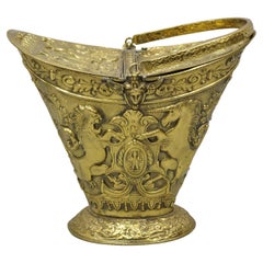 Antike englische Renaissance Einhorn, Löwe Schild Figural Messing Kohle Bucket Bin, Eimerbehälter