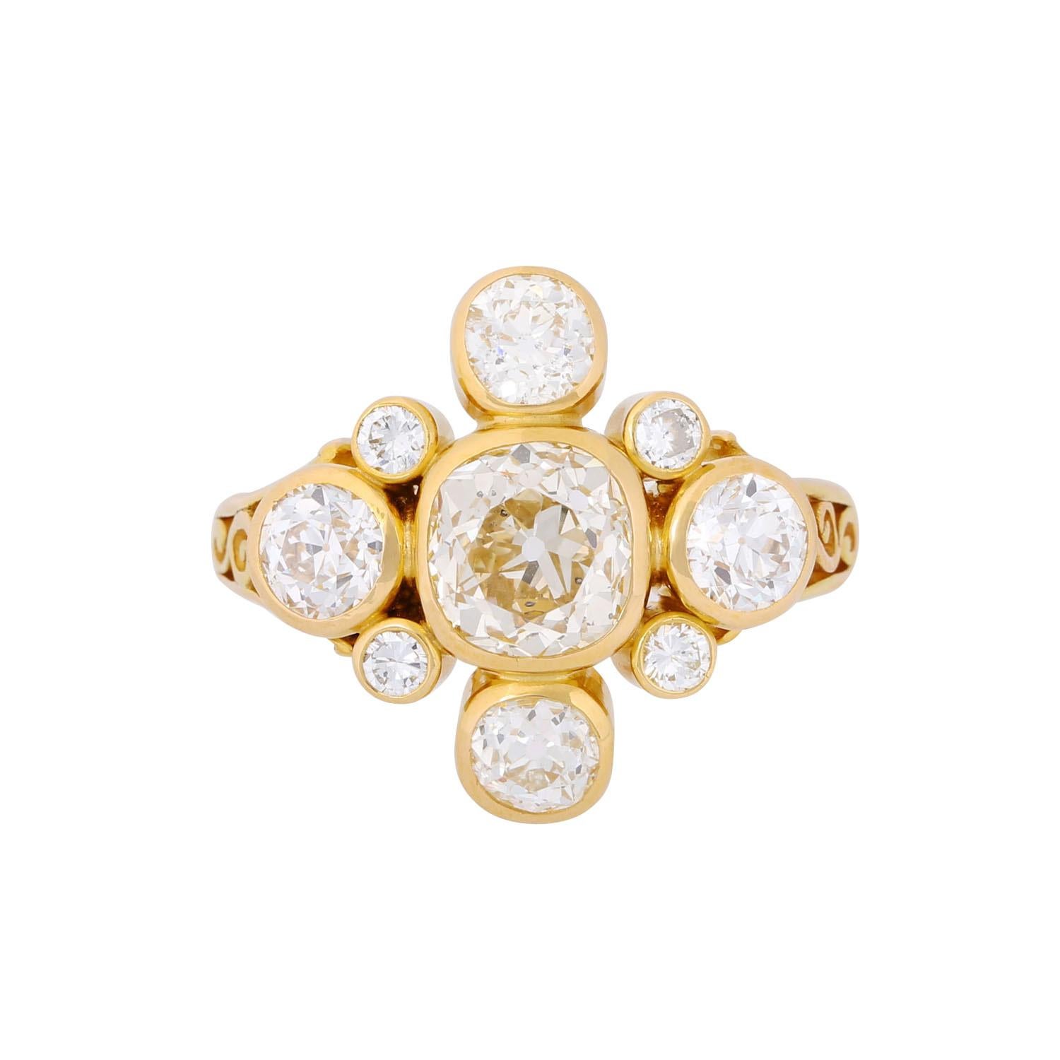 in old and brilliant cut, center stone approx. 2.35 ct. GET (M)/SI, with a slight notch on the upper panel, 4 old-cut diamonds totaling approx. 2.6 cts. approx. WHITE-LGW (HJ)/VVS-P1, 4 brilliant-cut diamonds total approx. 0.28ct, approx. WHITE
