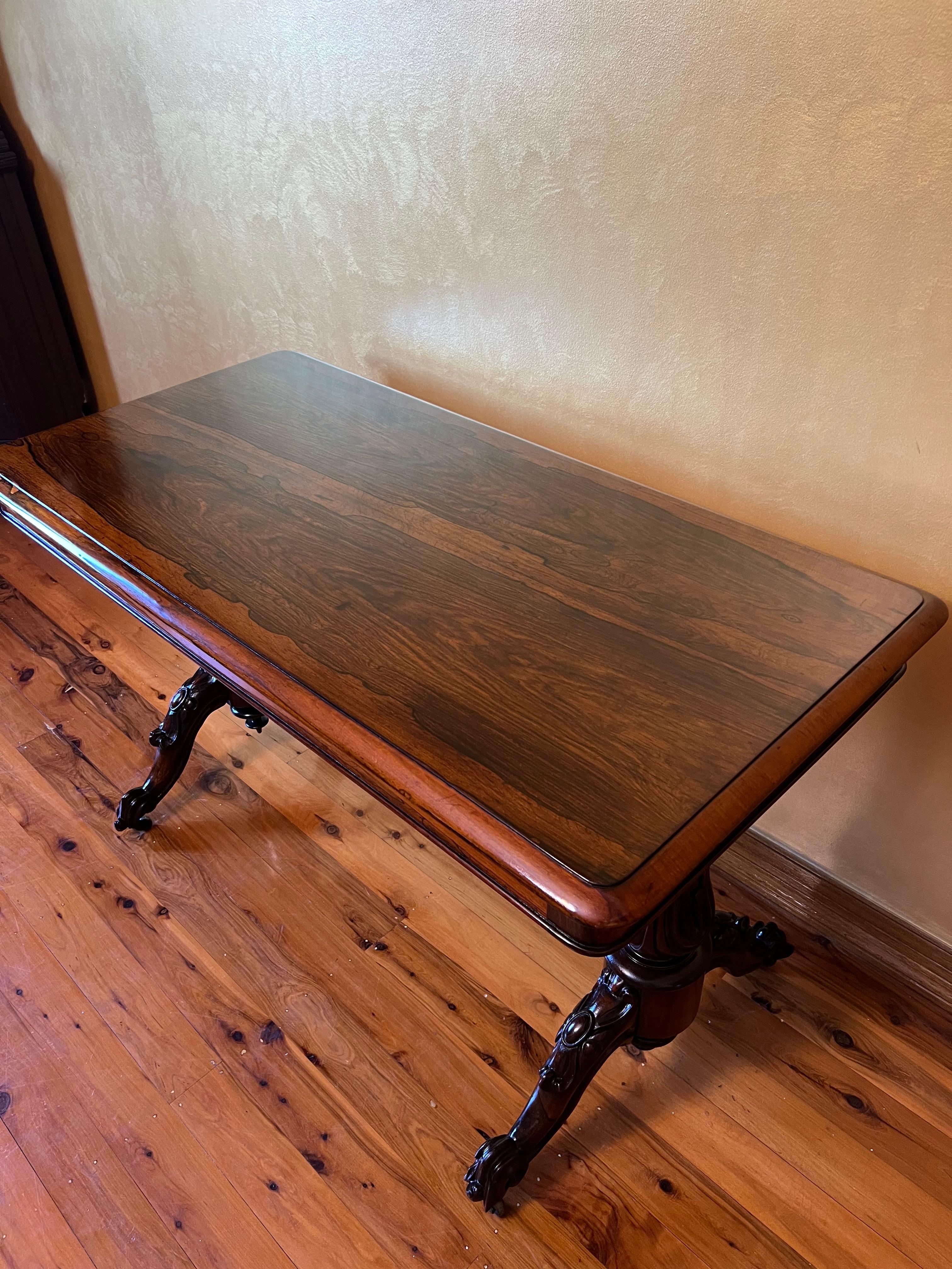Antique English Rosewood Hall, Breakfast Table In Good Condition For Sale In EDENSOR PARK, NSW