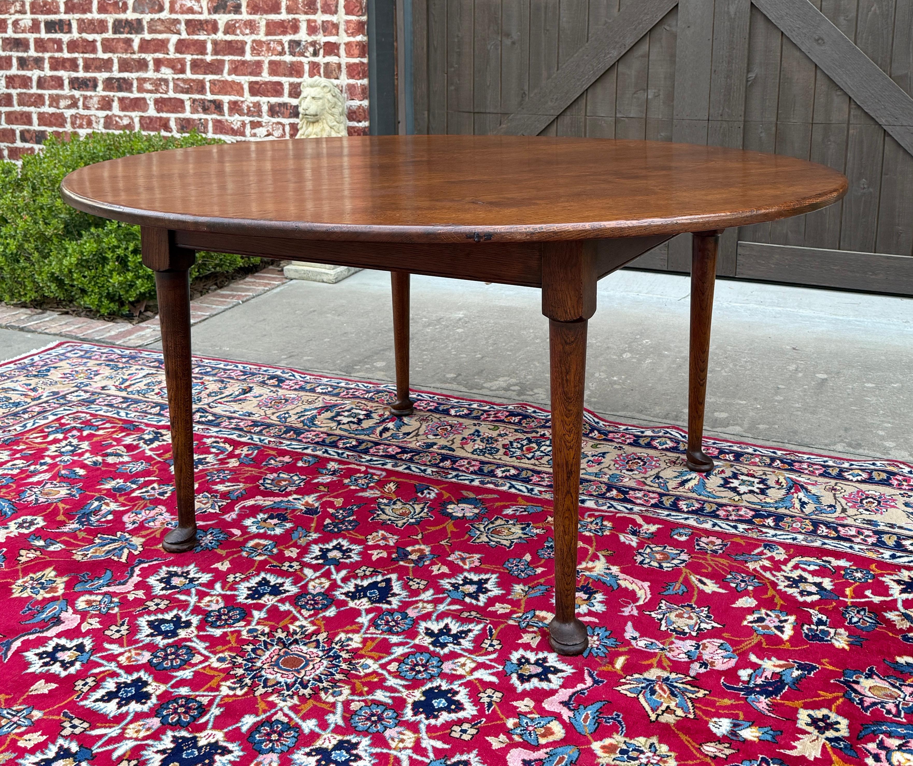 20ième siècle Ancienne table de salle à manger ronde Farmhouse Pad Feet Oak 60