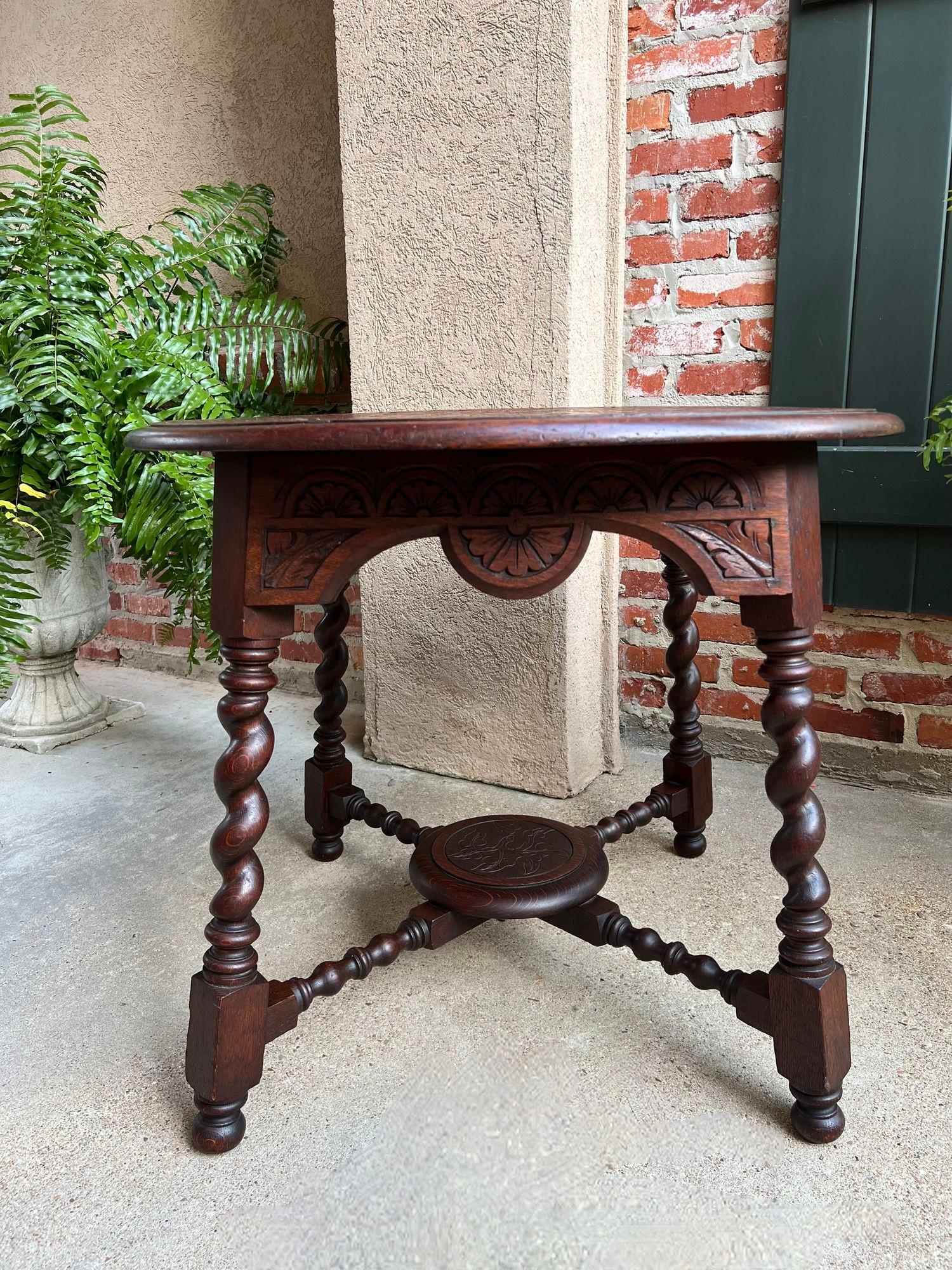 Antique English ROUND Side Center Table BARLEY TWIST Carved Oak Jacobean c1910 For Sale 5