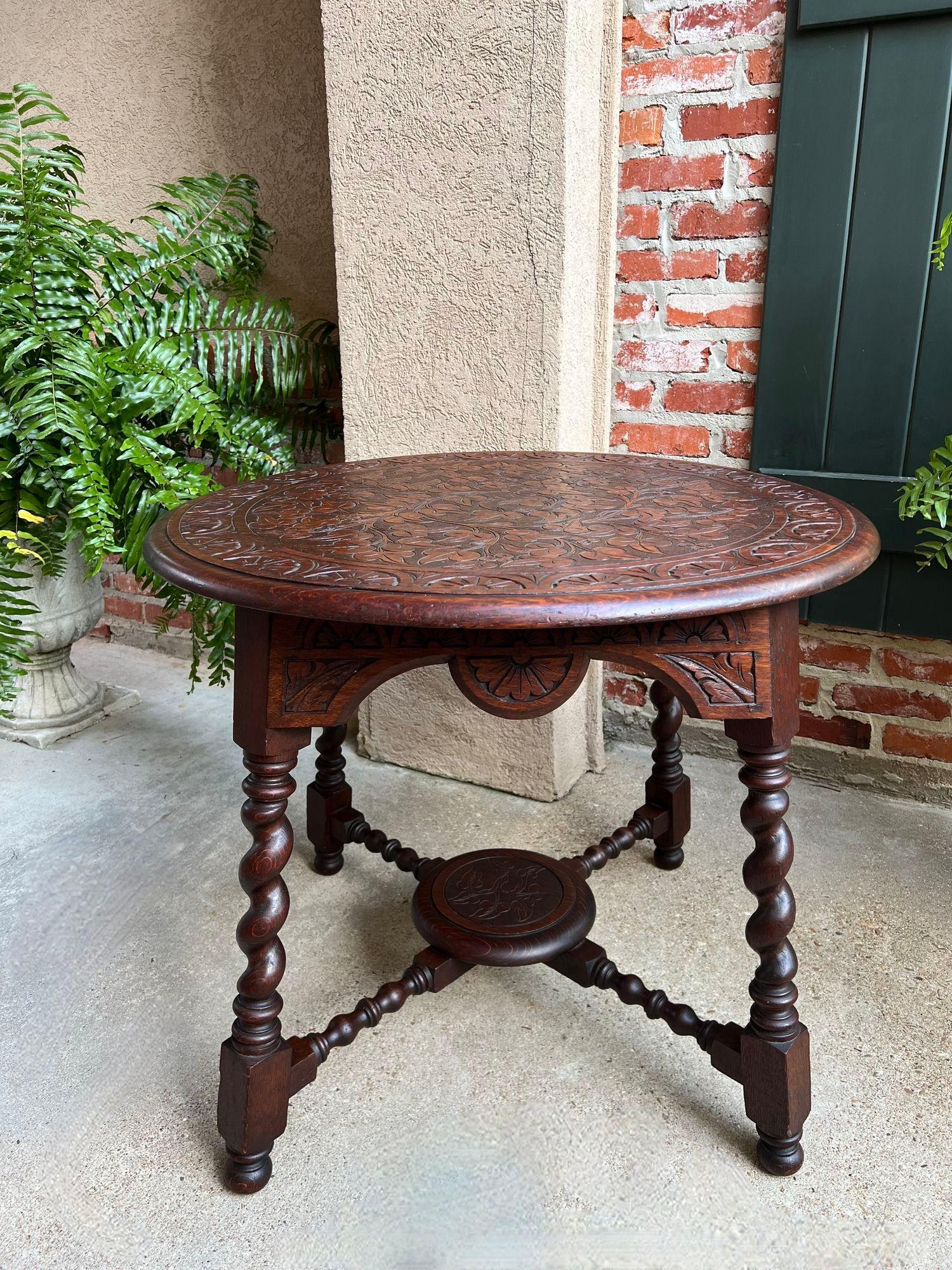 Antique English ROUND Side Center Table BARLEY TWIST Carved Oak Jacobean c1910 For Sale 7