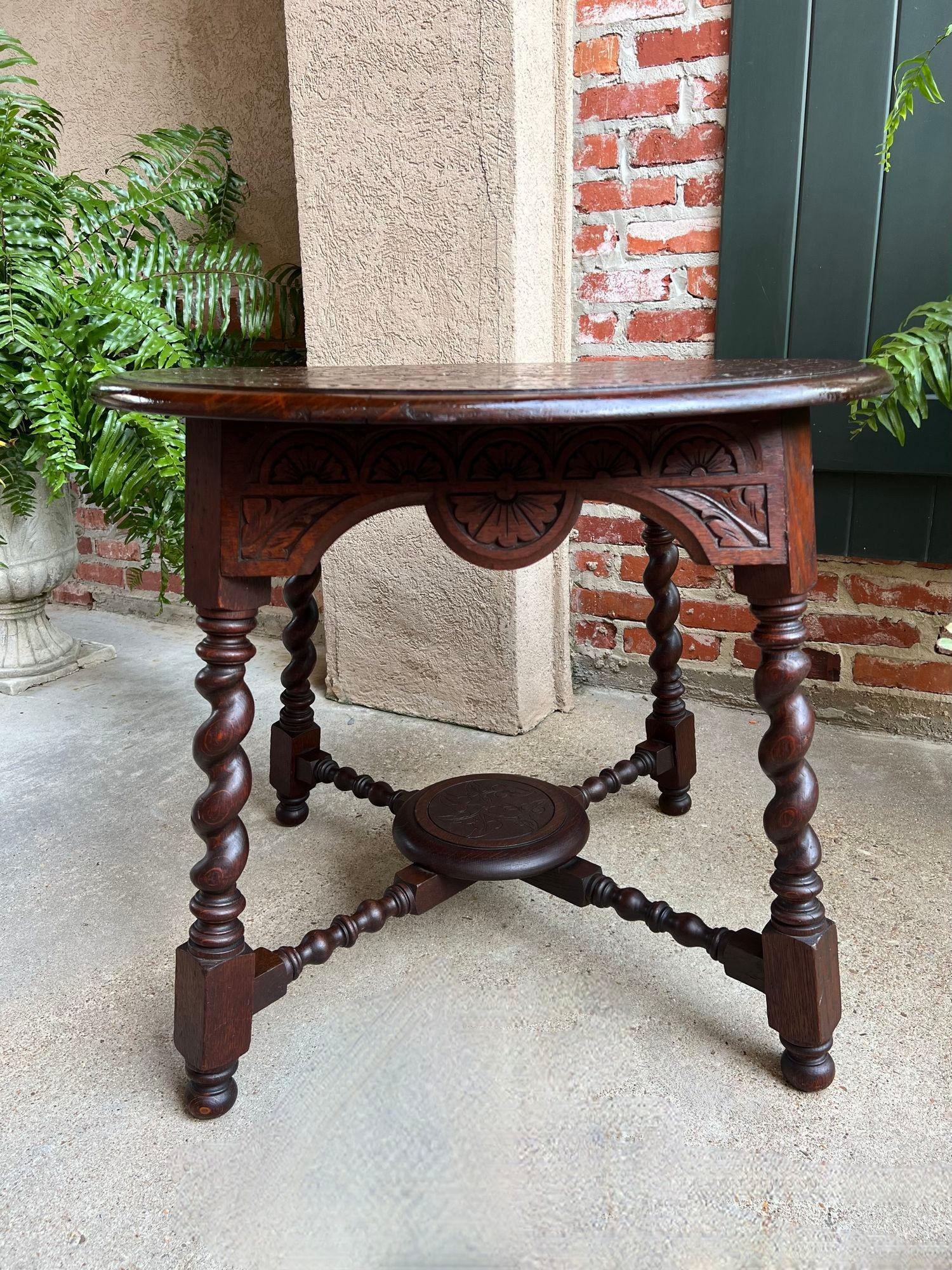 Antique English ROUND Side Center Table BARLEY TWIST Carved Oak Jacobean c1910 For Sale 11