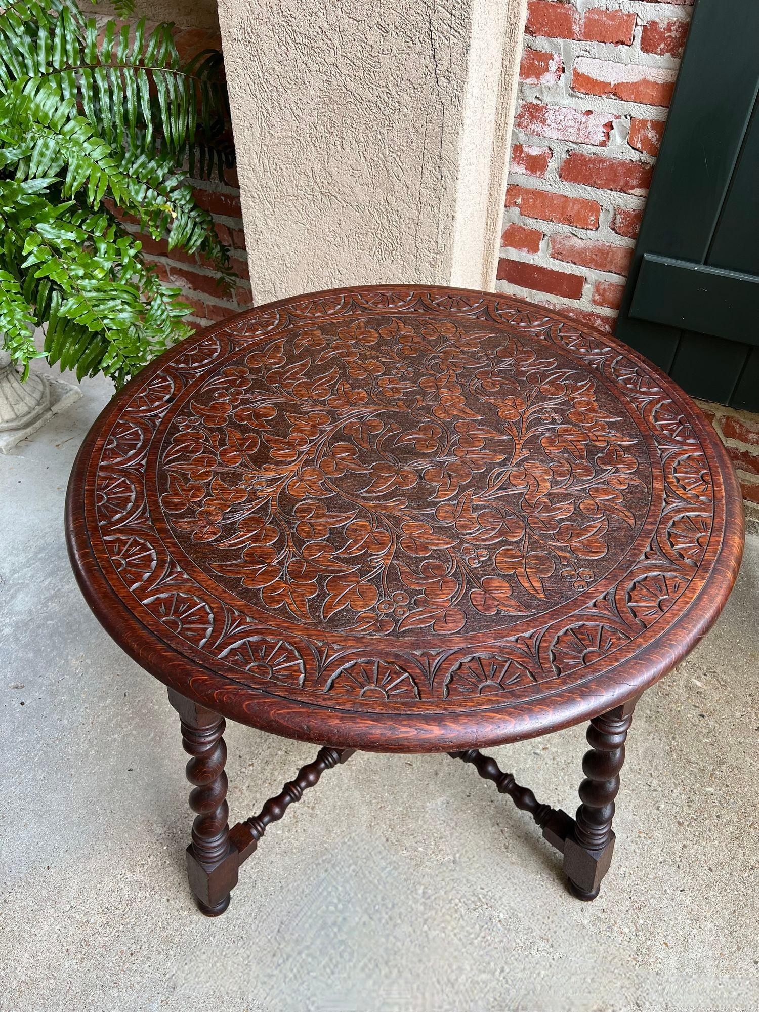 Antique English ROUND Side Center Table BARLEY TWIST Carved Oak Jacobean c1910 For Sale 1