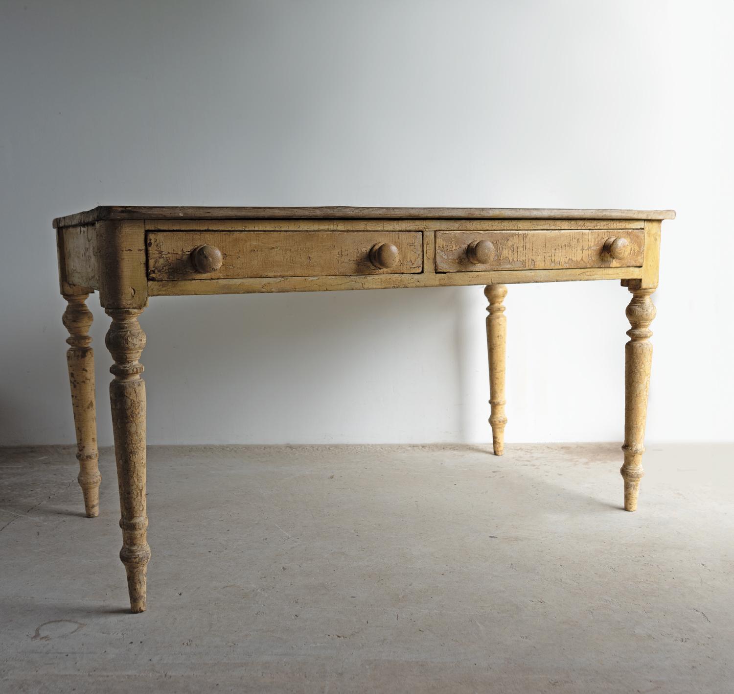Antique English Rustic Farmhouse Painted Pine Kitchen Dining Table, 19th Century Inglés en venta